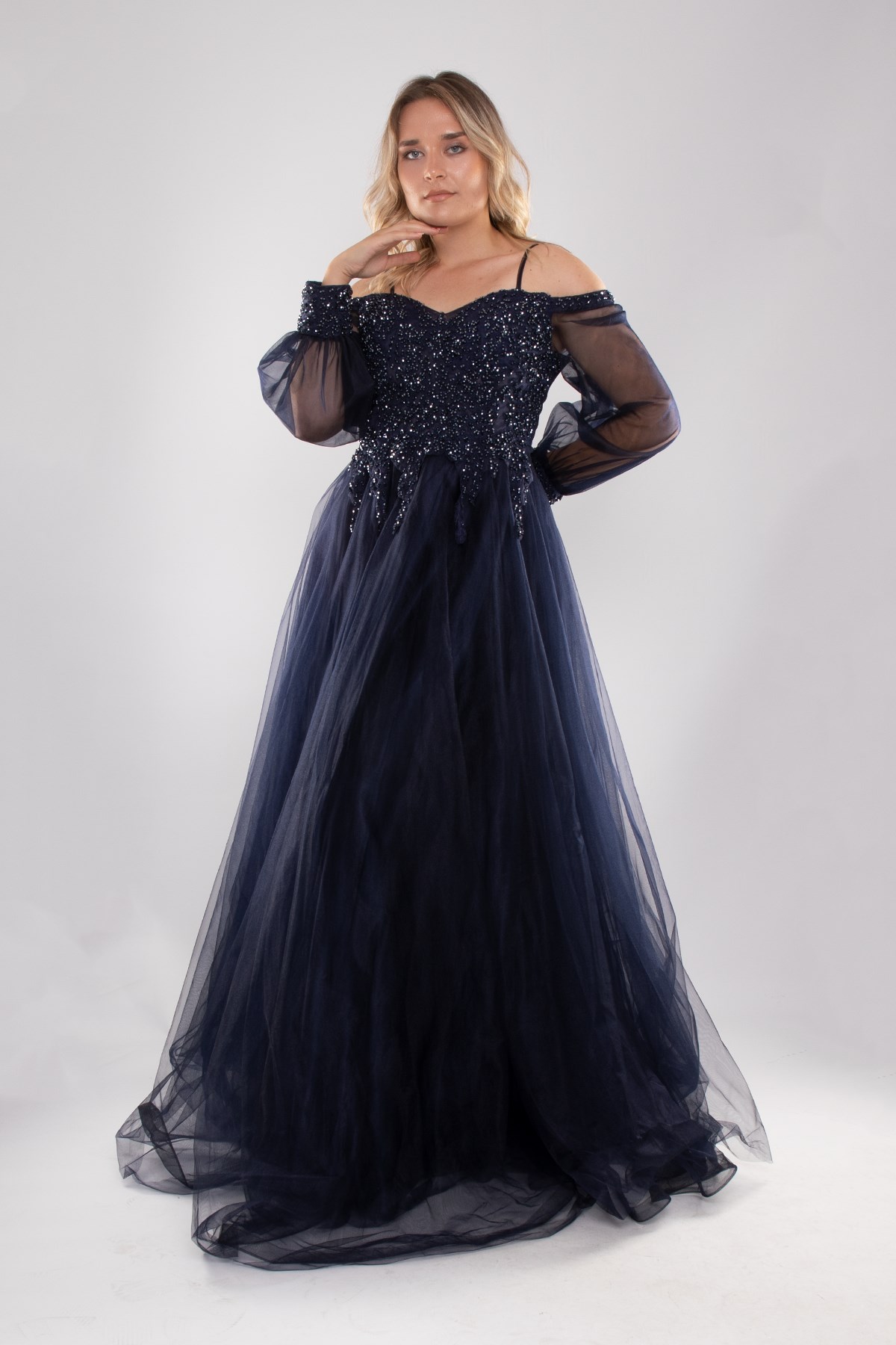 21011 Tam Seri Tül Kol Gögüs Boncuk İşleme Nişanlık