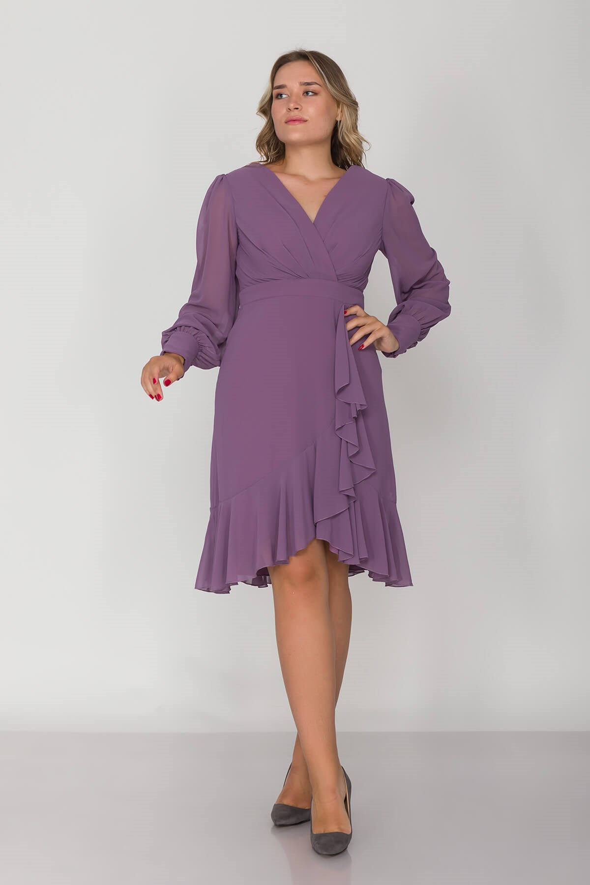 2117 BB Kruvaze Yaka Eteği Valonlu Şifon Tül Kol Kısa Elbise