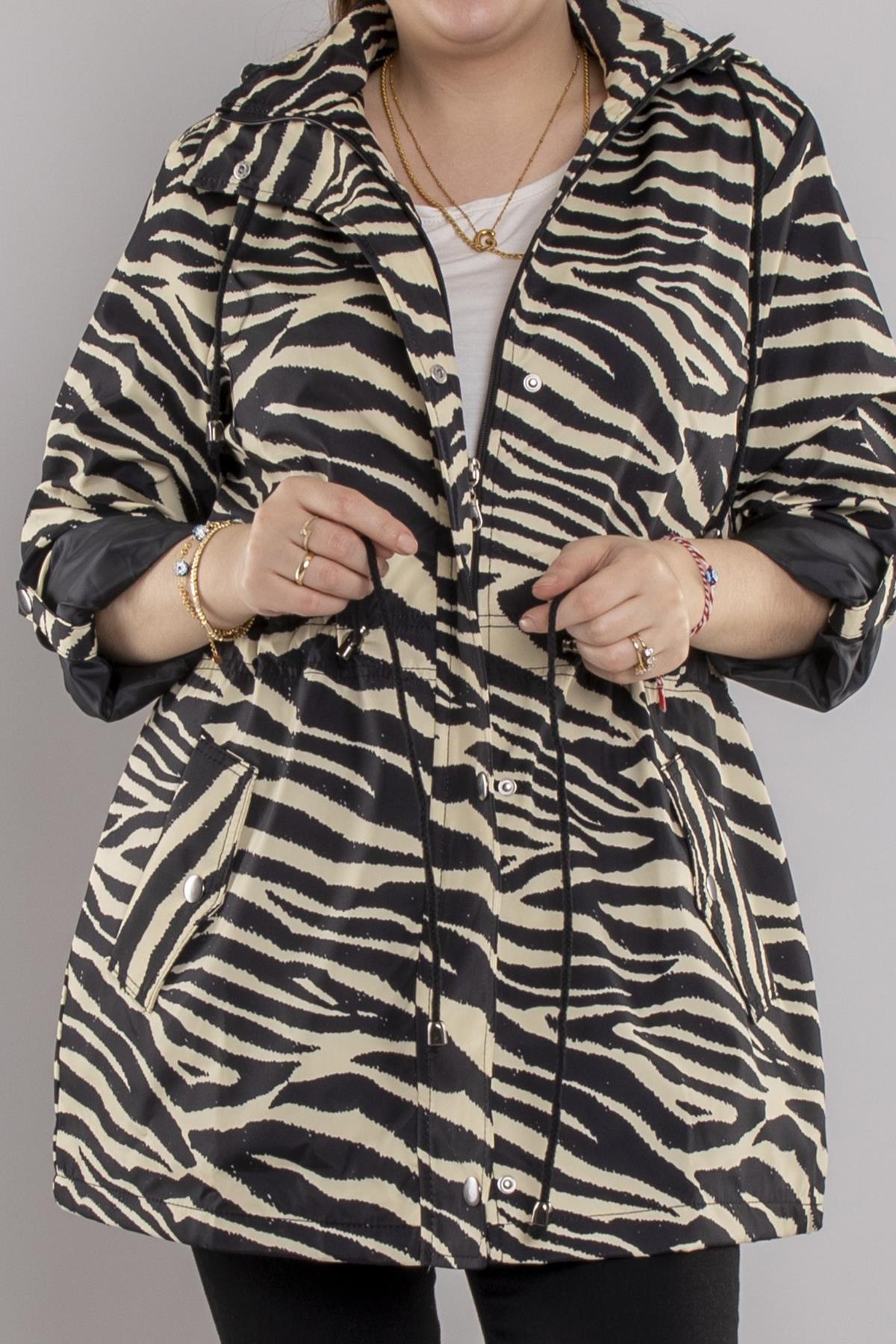 2125-1 Büyük Beden Beli Bağcıklı Karışık Desenli Kapüşonlu Astarlı Pamuklu Yağmurluk