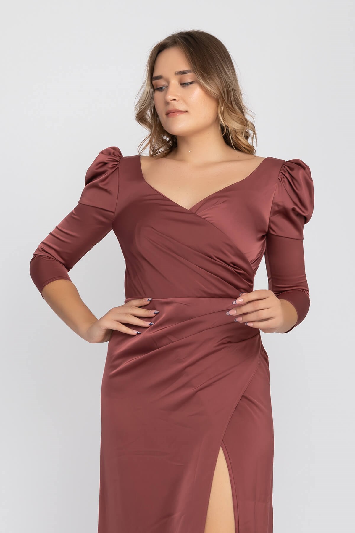 2126 Büyükbeden Karpuz Kol Yırtmaçlı Saten Uzun  Elbise