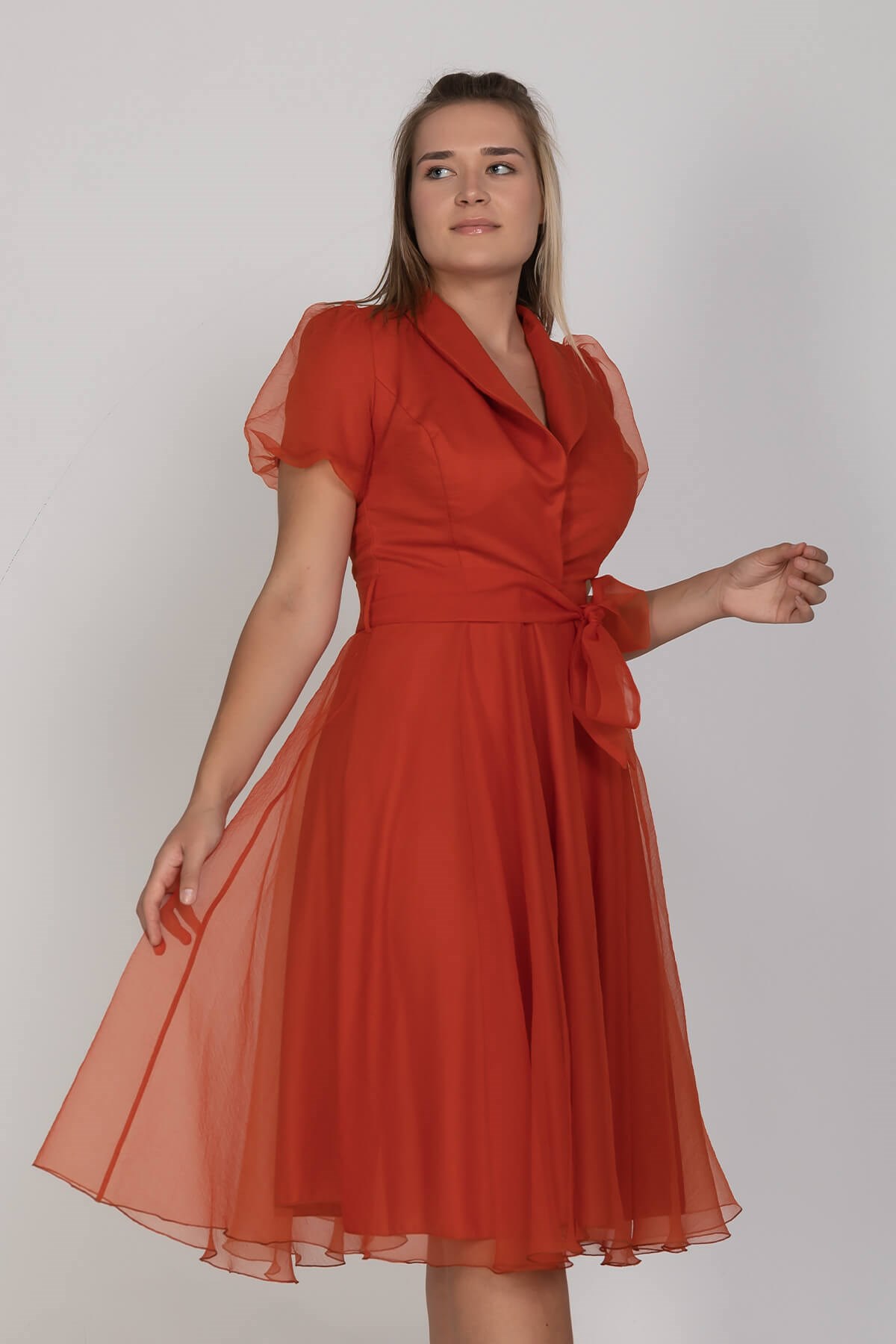 2136 Ceket Yaka Balon Kol Organze Midiboy Kuşaklı Elbise