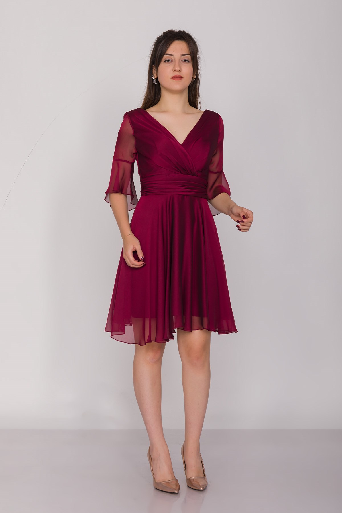 2139 Kristal Şifon Kruvaze Yaka Drapeli Tül Kol Kısa Elbise