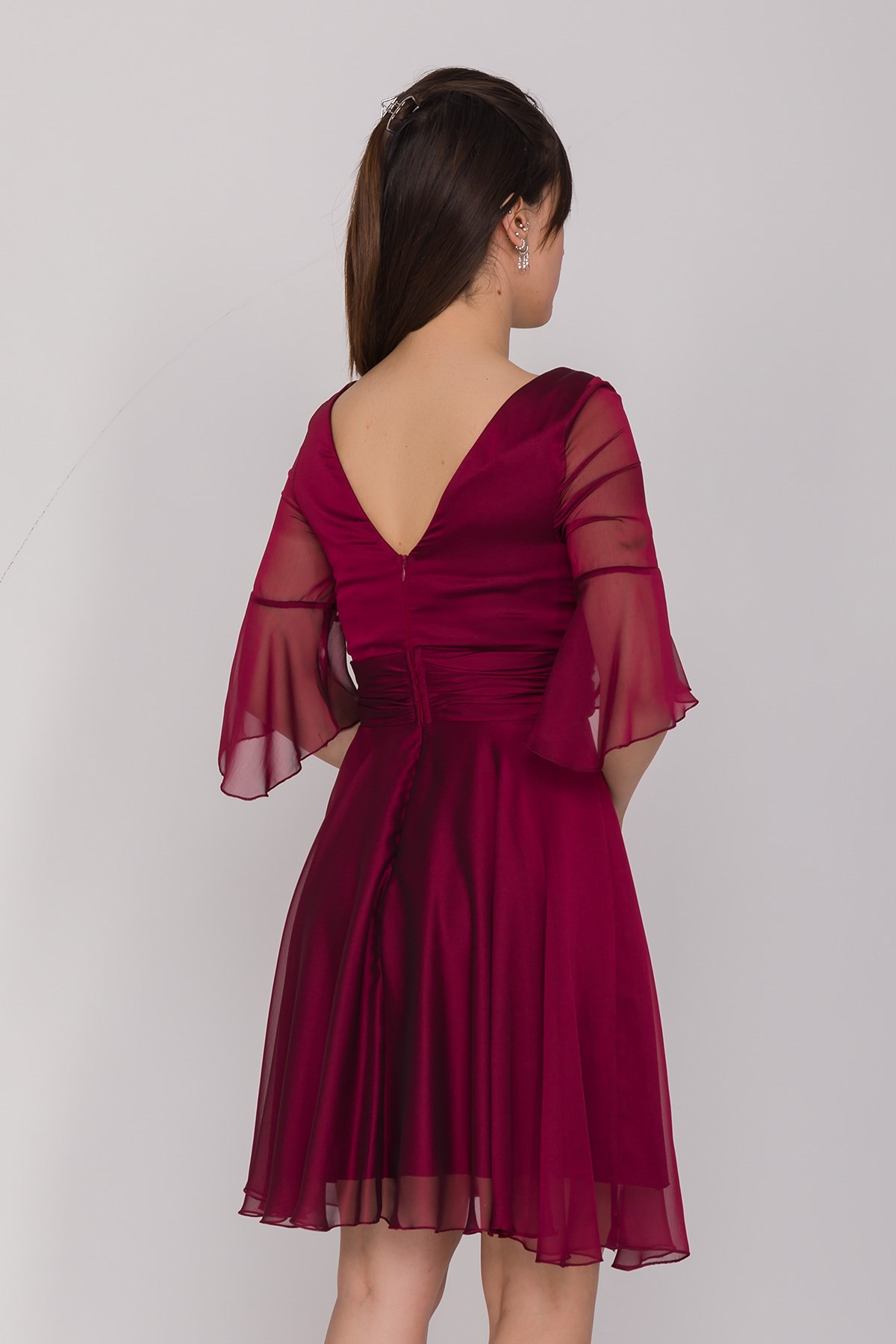 2139 Kristal Şifon Kruvaze Yaka Drapeli Tül Kol Kısa Elbise