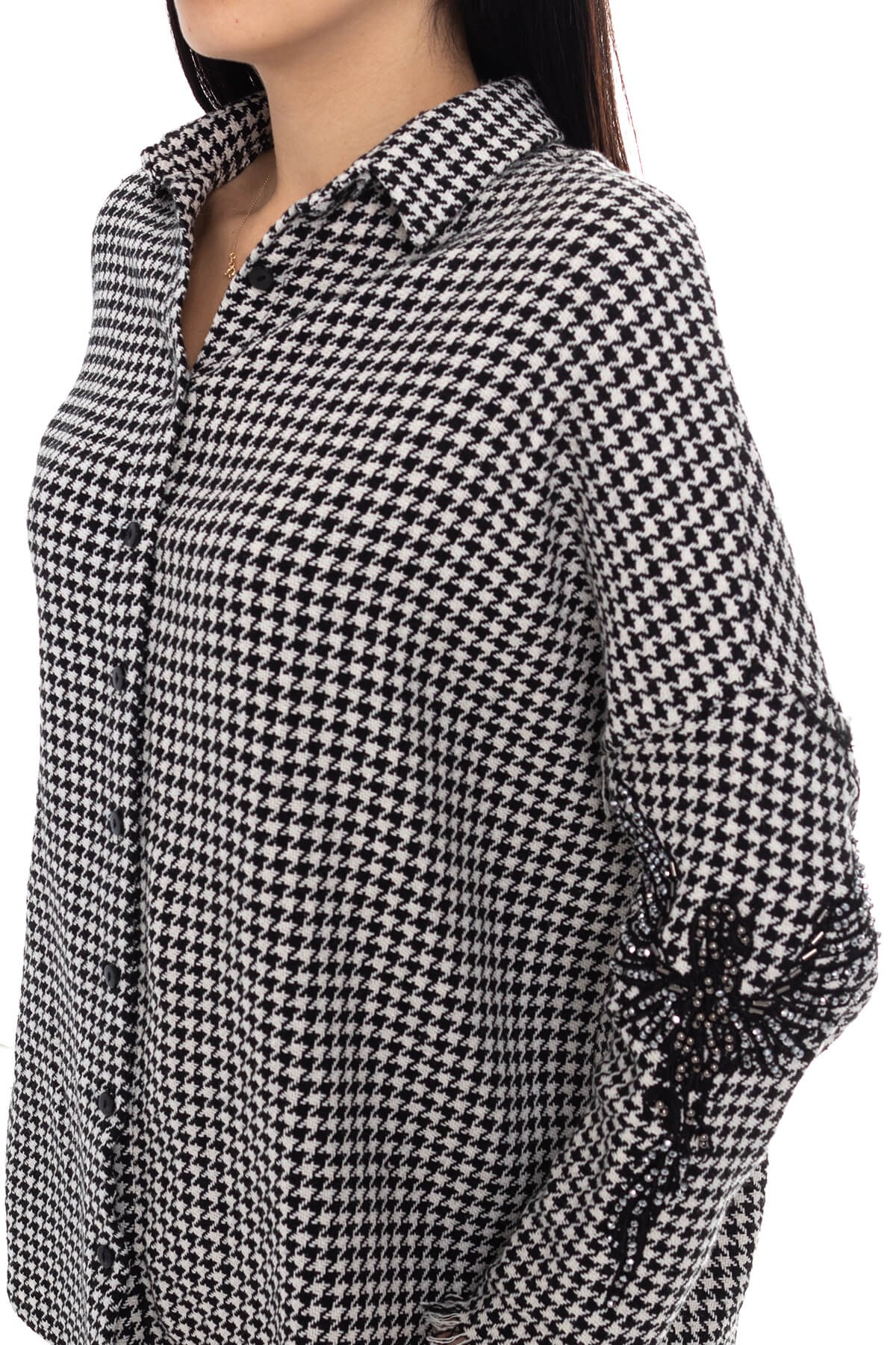 2202 Kol İşlemeli Kazayağı Gömlek