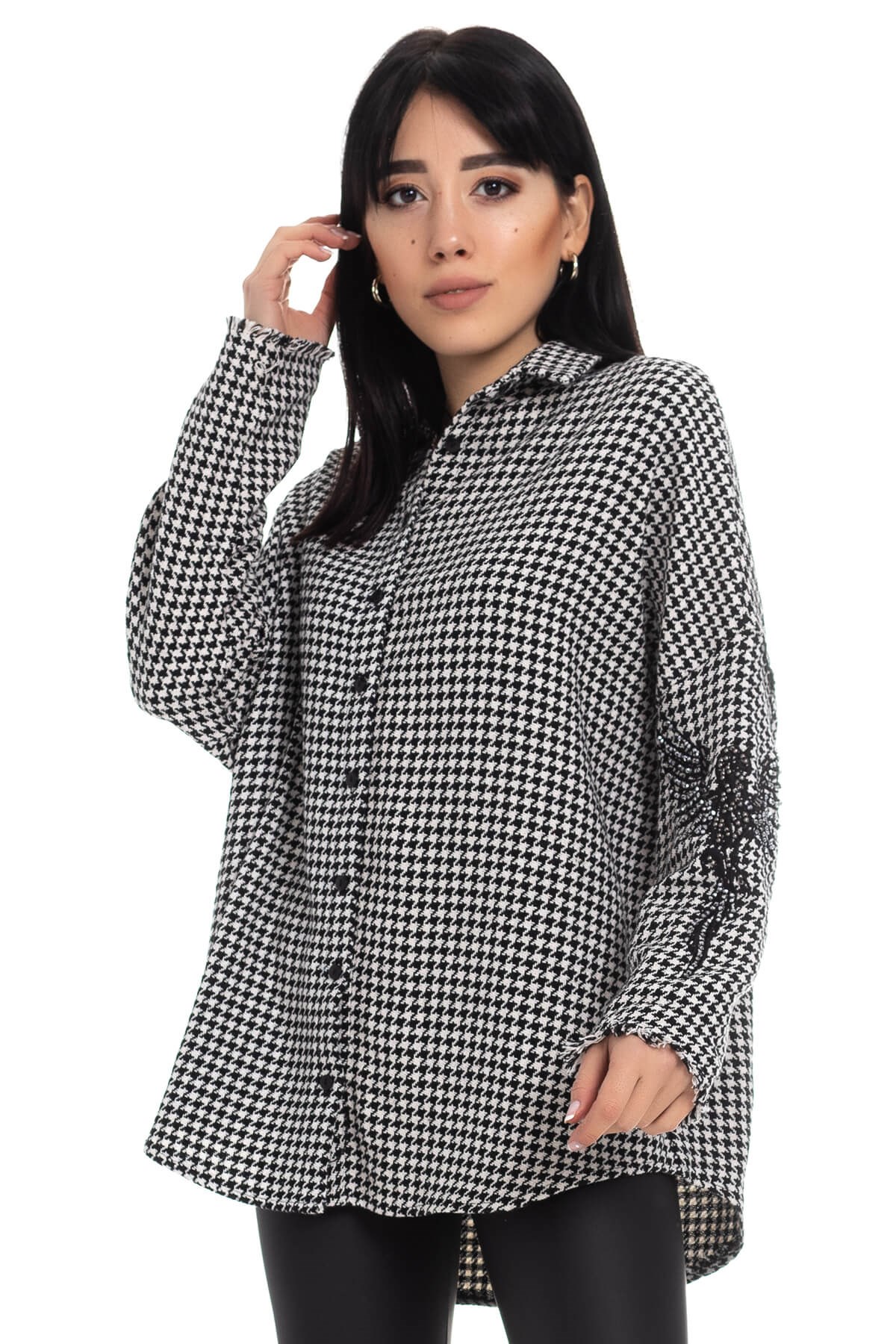 2202 Kol İşlemeli Kazayağı Gömlek