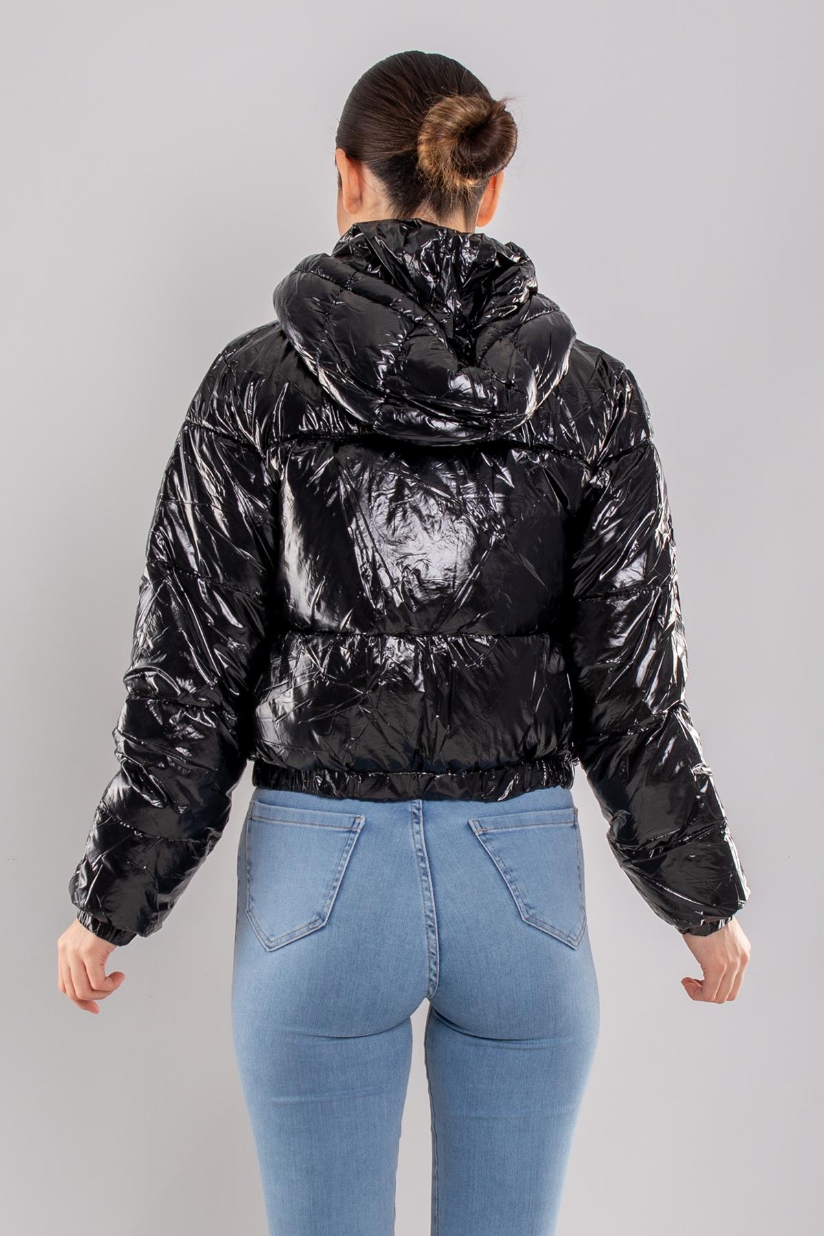 22099 Kapitone Parlak Kısa Şişme Mont