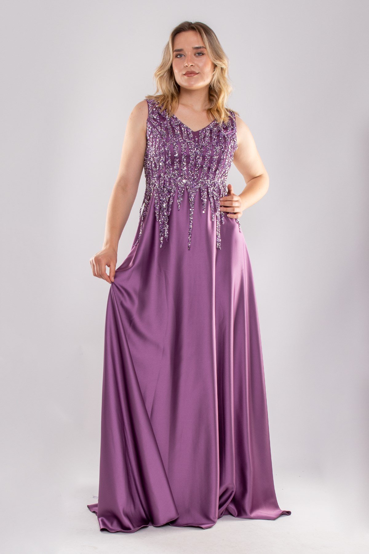 22558 Büyük Beden Suyolu Taşlı Saten Uzun Abiye