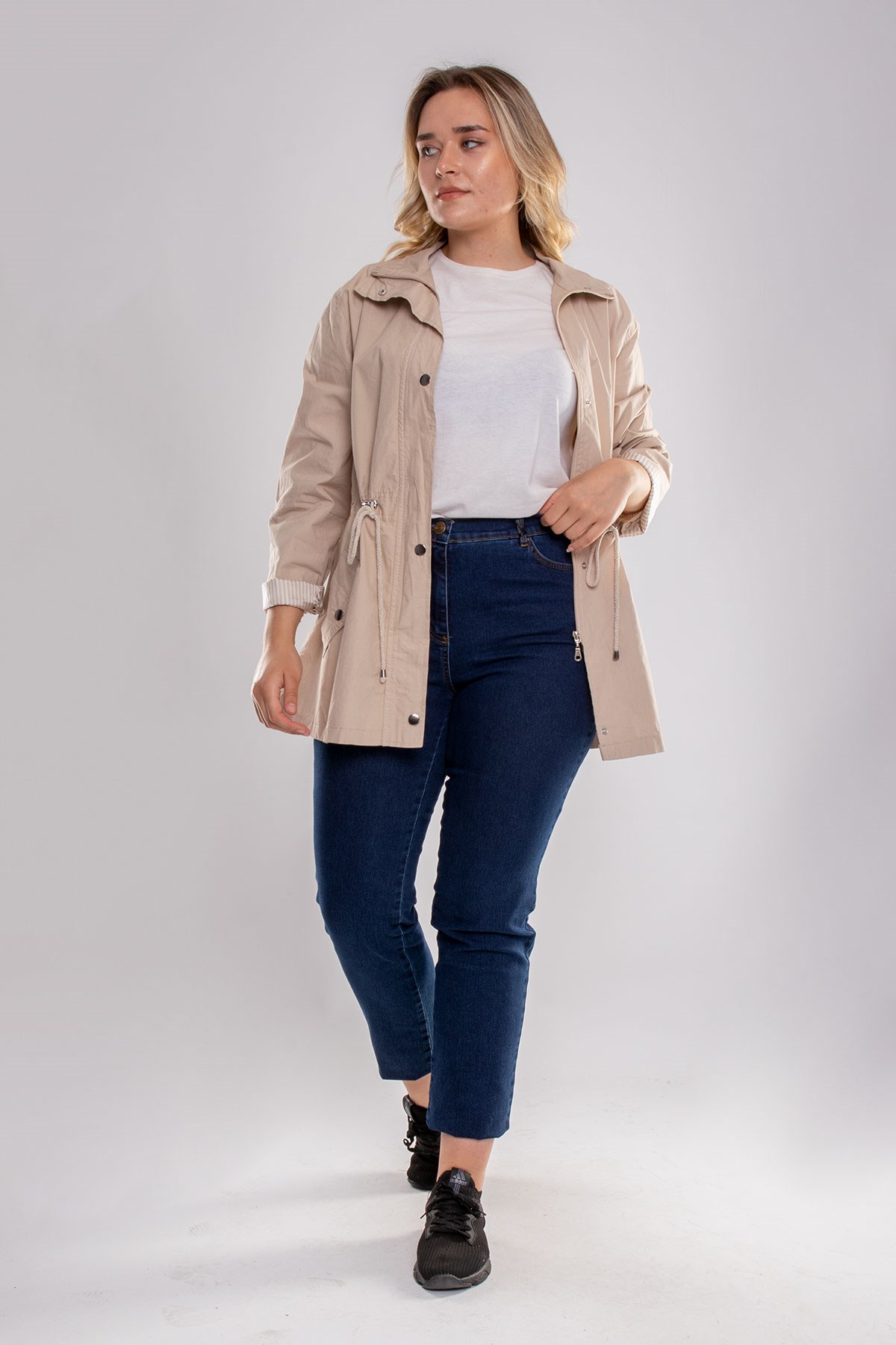 2381 Büyük Beden Beli Bağcıklı Kol Katlama Astarsız Pamuk Yağmurluk