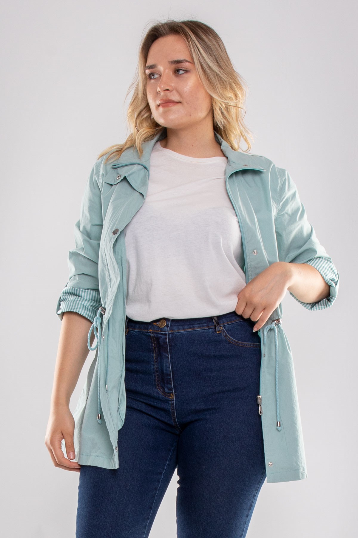 2381 Büyük Beden Beli Bağcıklı Kol Katlama Astarsız Pamuk Yağmurluk