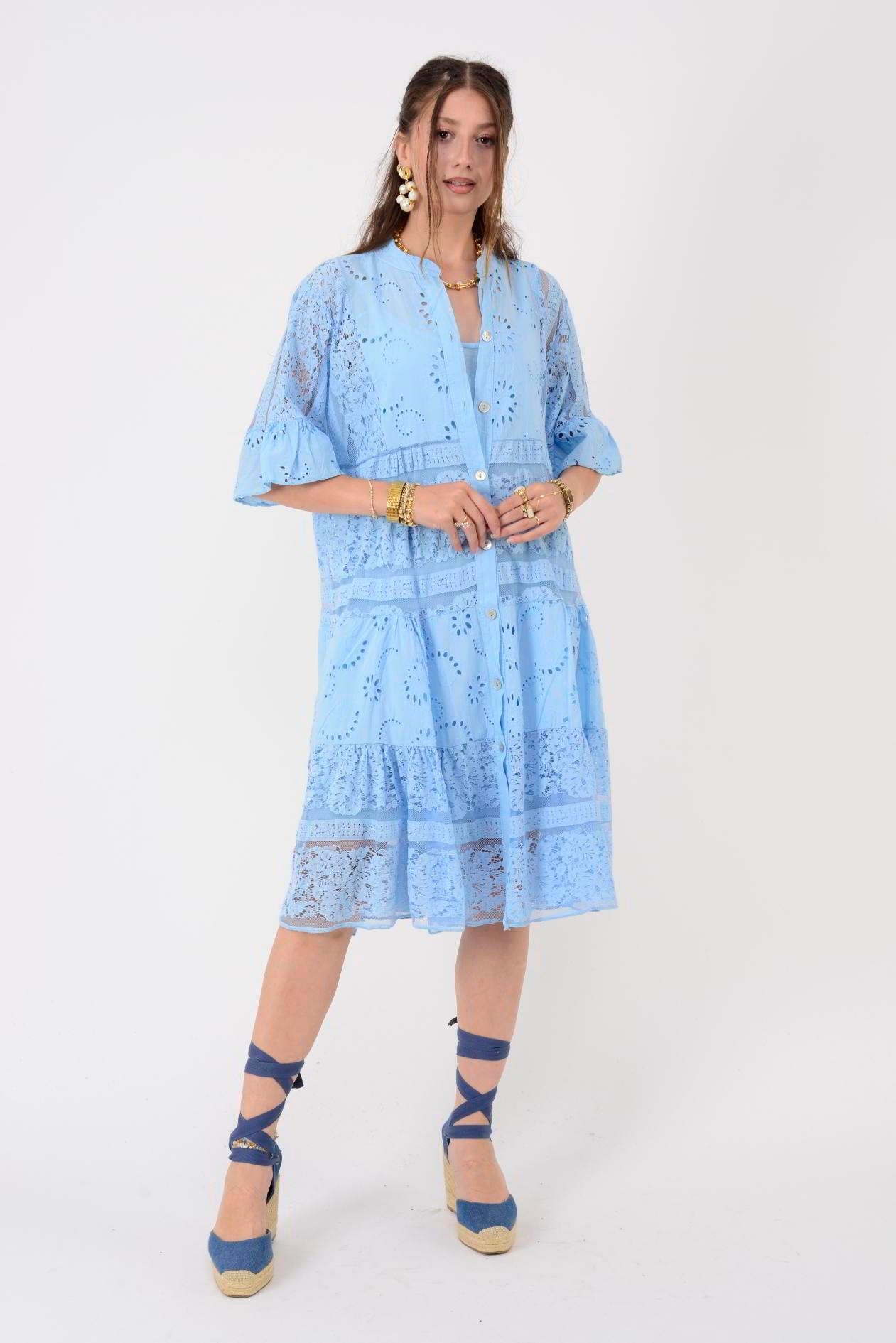 24029 Dantelli Kısa Kol Düğmeli Kısa Astarlı Elbise