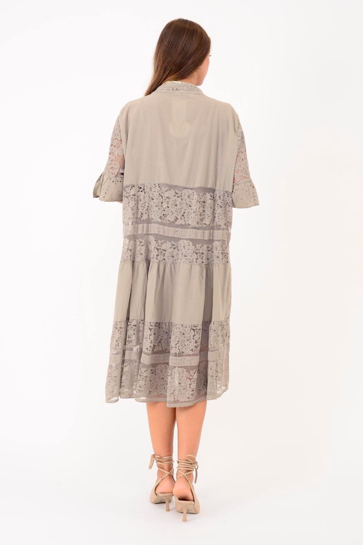 24029 Dantelli Kısa Kol Düğmeli Kısa Astarlı Elbise