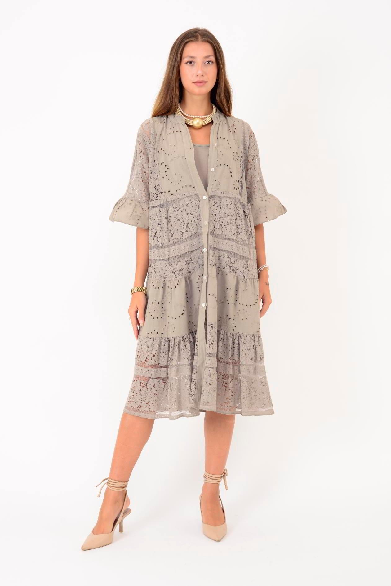 24029 Dantelli Kısa Kol Düğmeli Kısa Astarlı Elbise