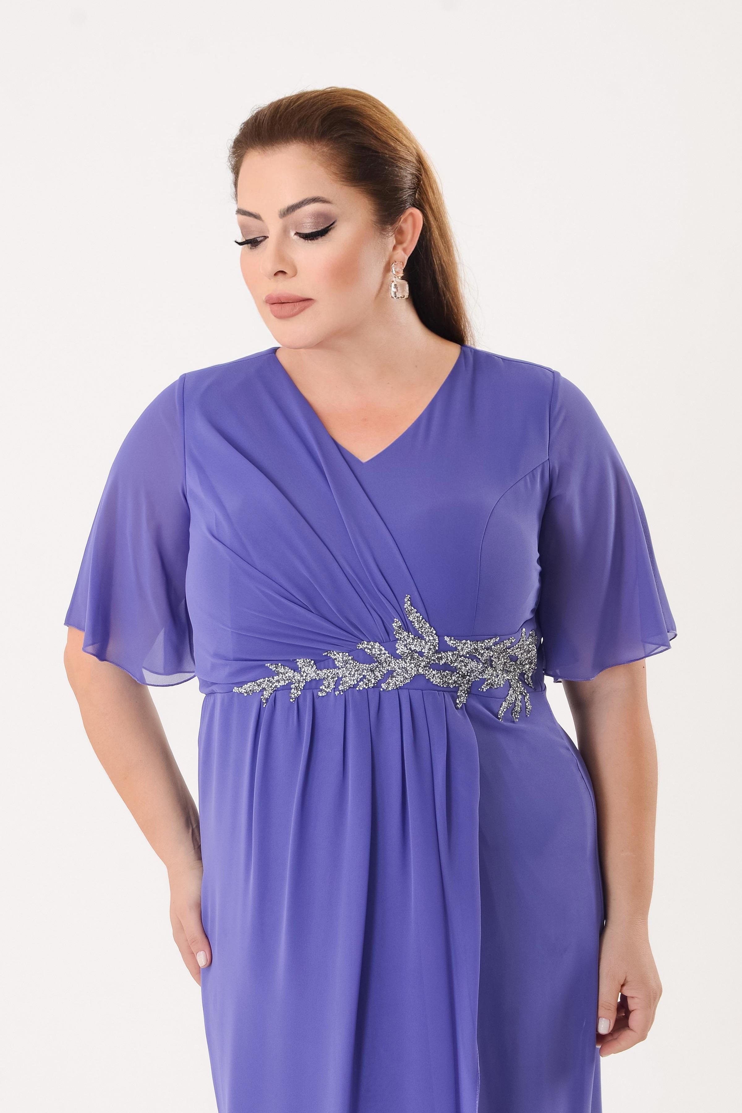 2438 Büyük Beden Beli Taşlı Vyaka Kısa Şifon Elbise