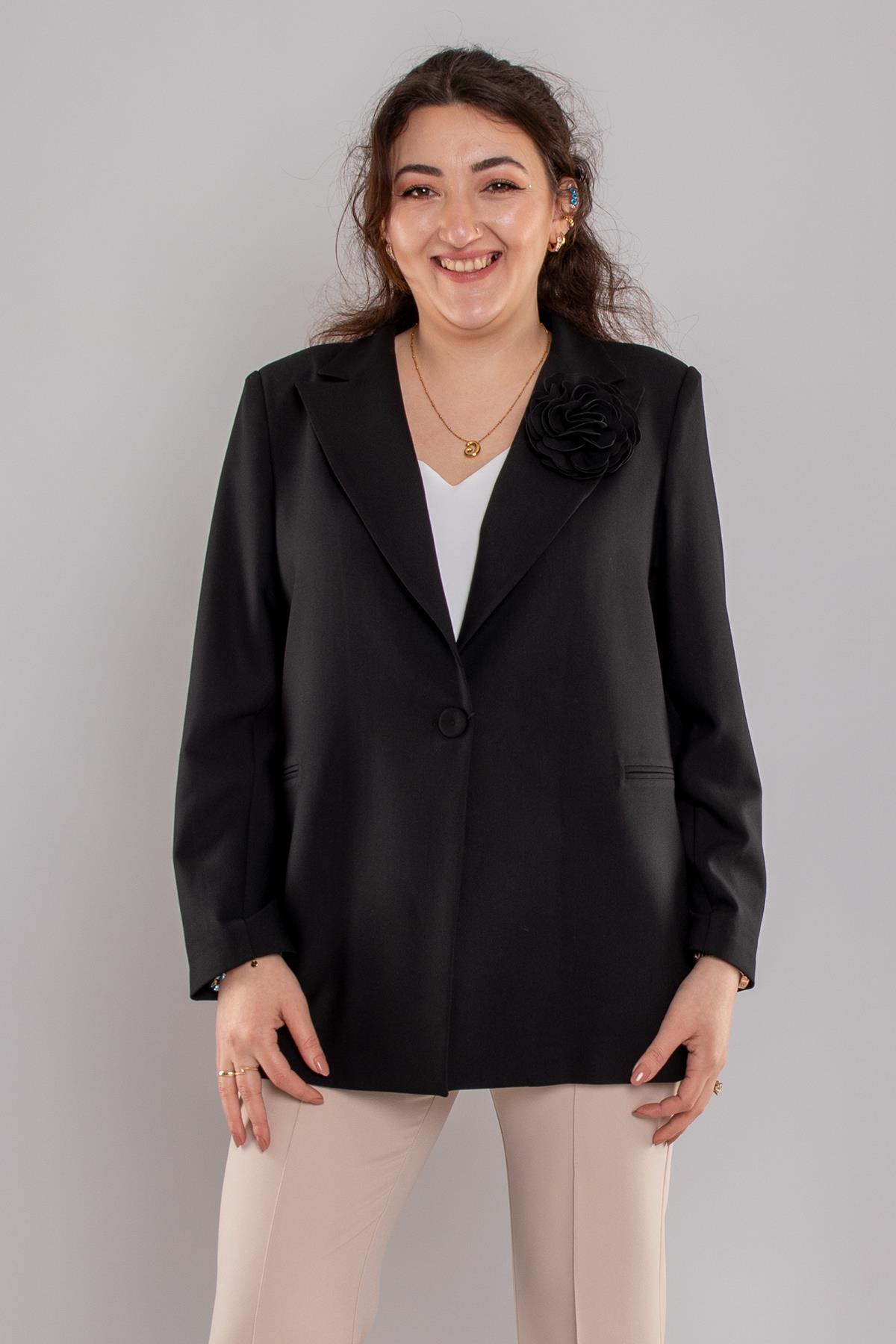 245 Büyük Beden Gül Broşlu Tek Düğme Ceket