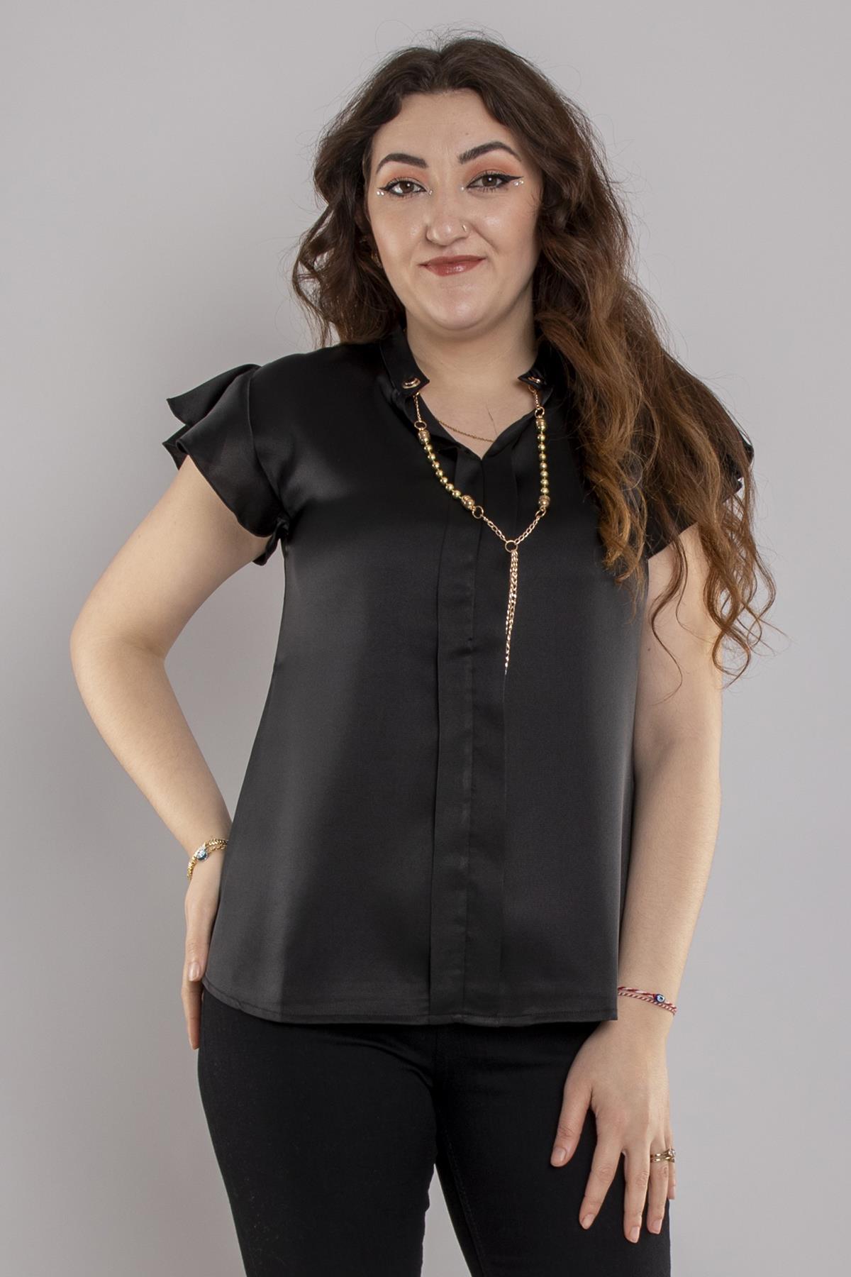 24E053 Yakasız Zincir Kolyeli Saten Fırfırlı Kısa Kol Bluz