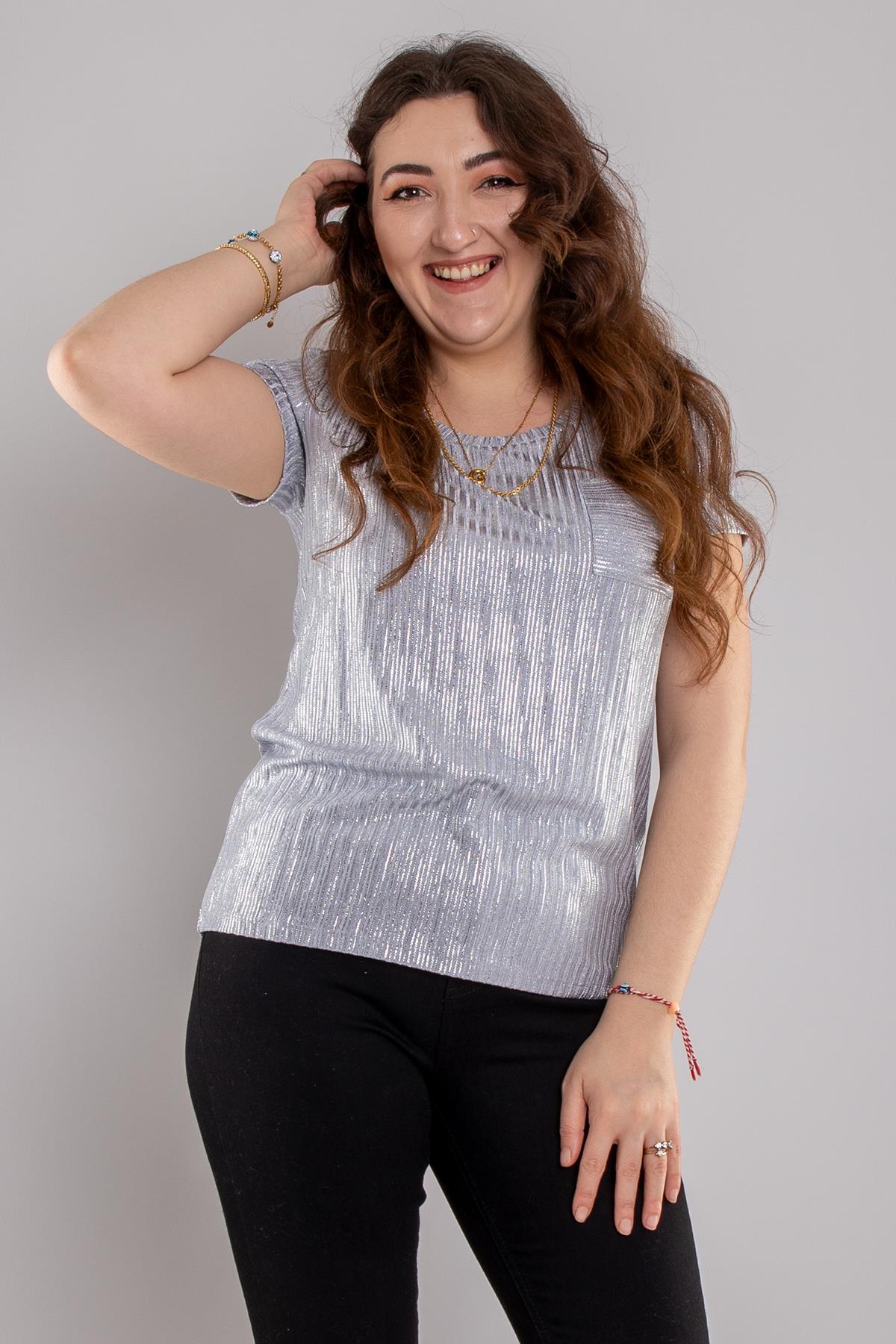 24E080 Bisiklet Yaka Cepli Jakarlı Kısa Kol Bluz