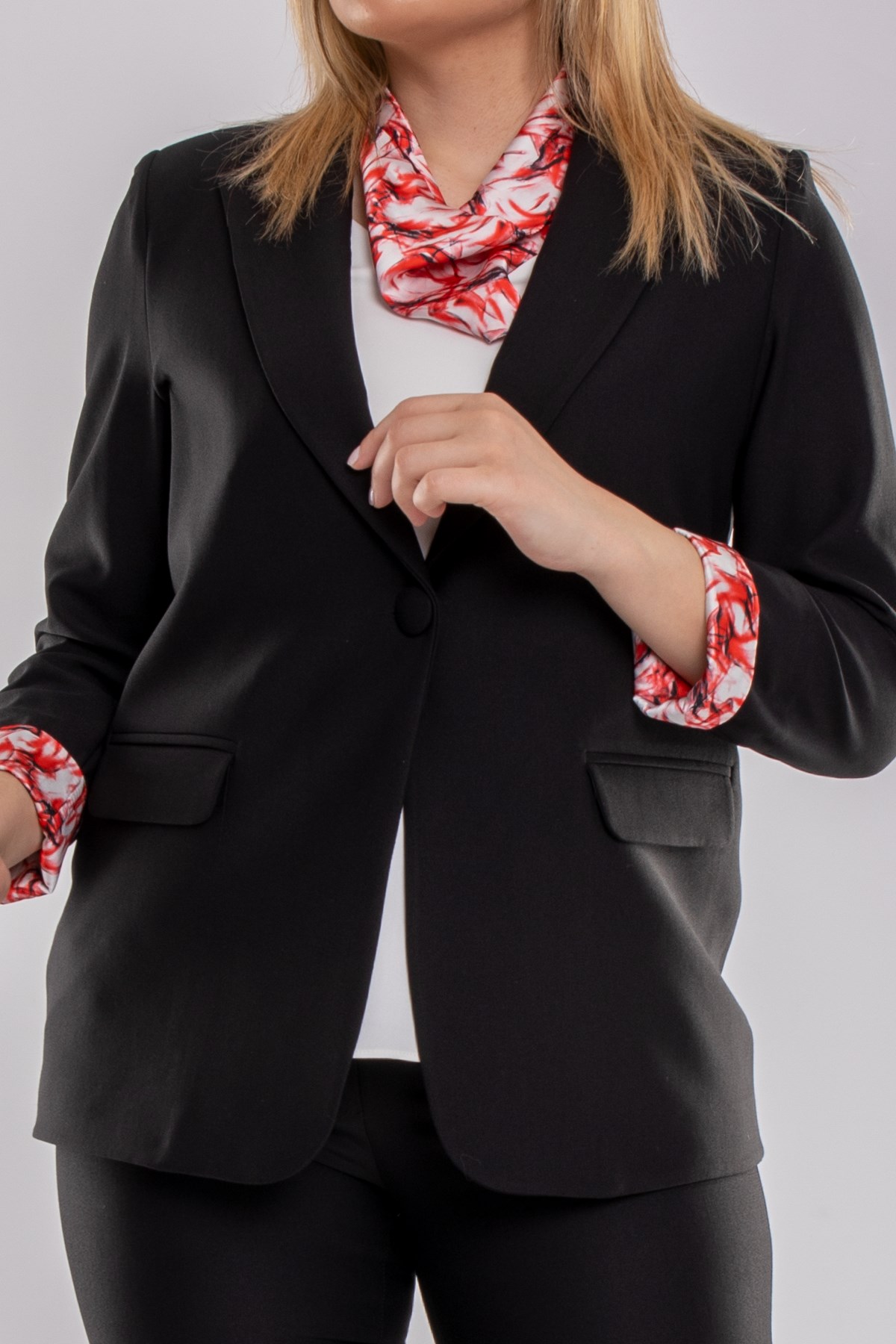 2822 Büyük Beden Fularlı Kadın Pantolon Ceket Takım