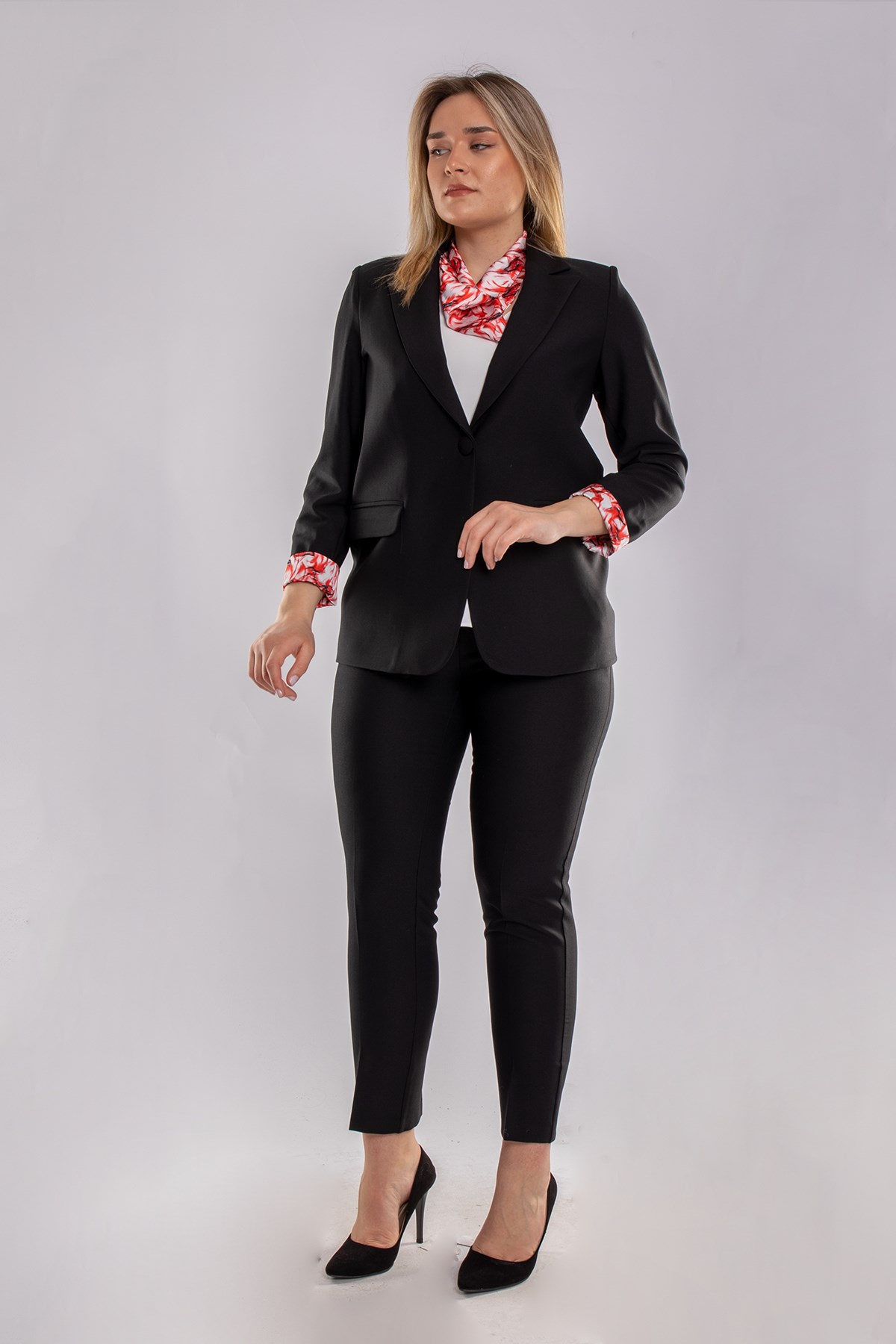 2822 Büyük Beden Fularlı Kadın Pantolon Ceket Takım