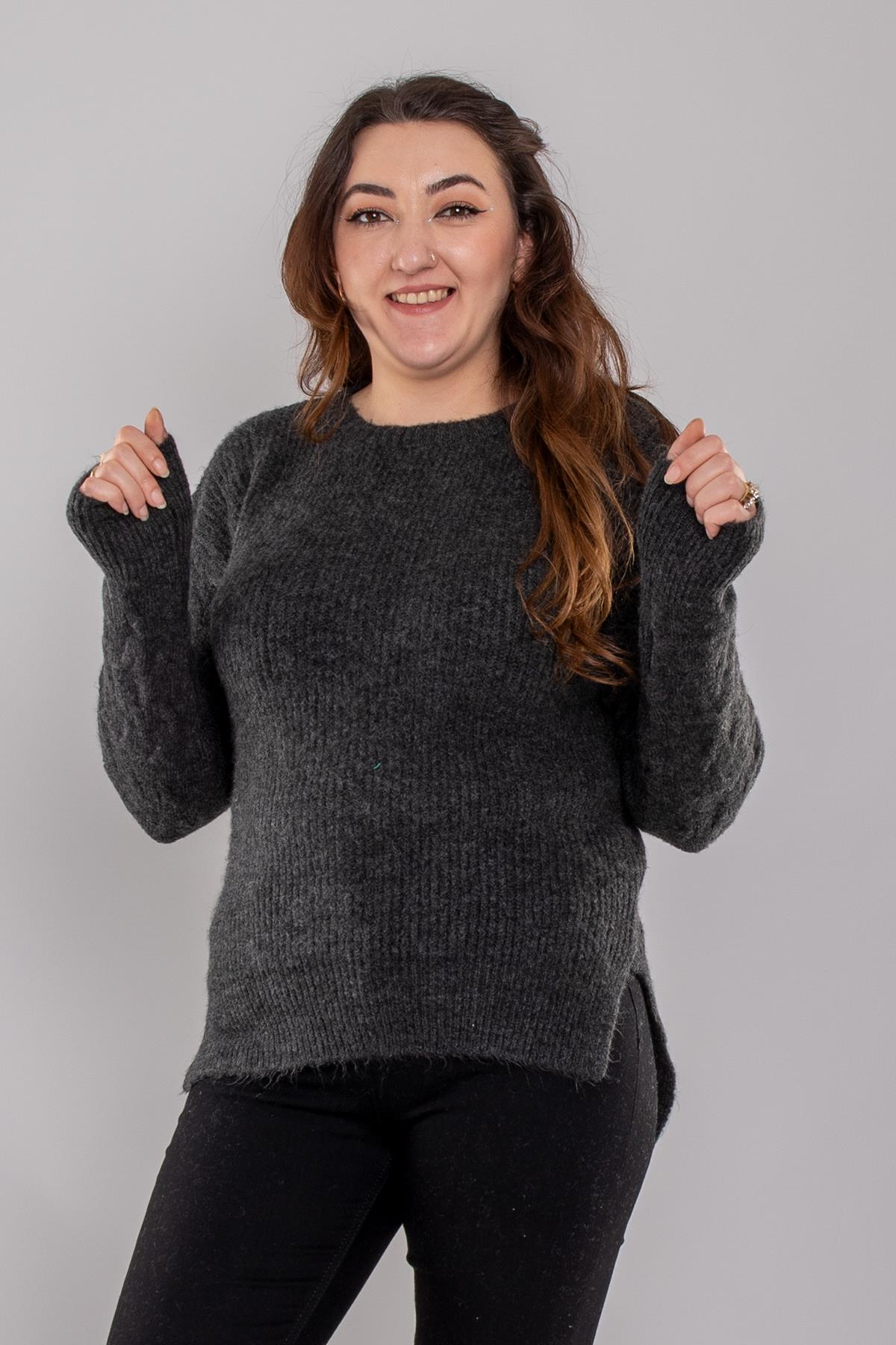 2IZ26 İzmir Bisikleet Yaka Kolları Saçlı Kazak