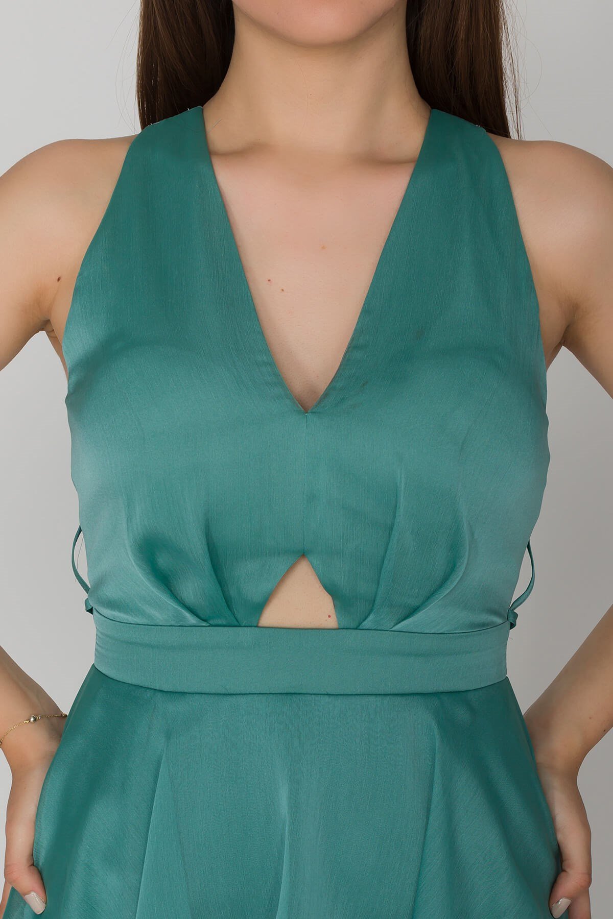 3039 KB Sırtı Çapraz İpli Eteği Katkat Kristal Şifon Uzun Elbise