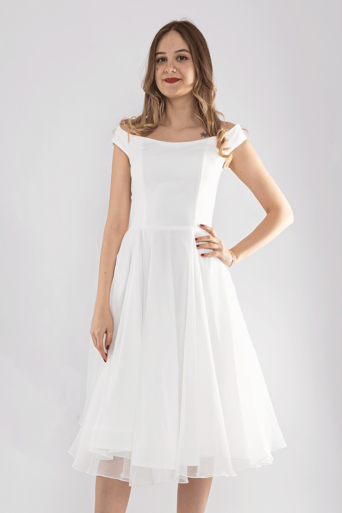 3059 Kayık Yaka Organze Kumaş Midiboy Çan Etek Elbise