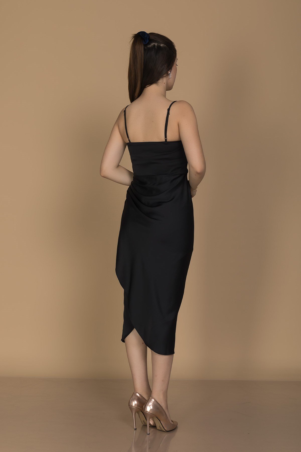 3060 KB İp Askılı Yanı Drape Önü Kapaklı Midiboy Kısa Elbise