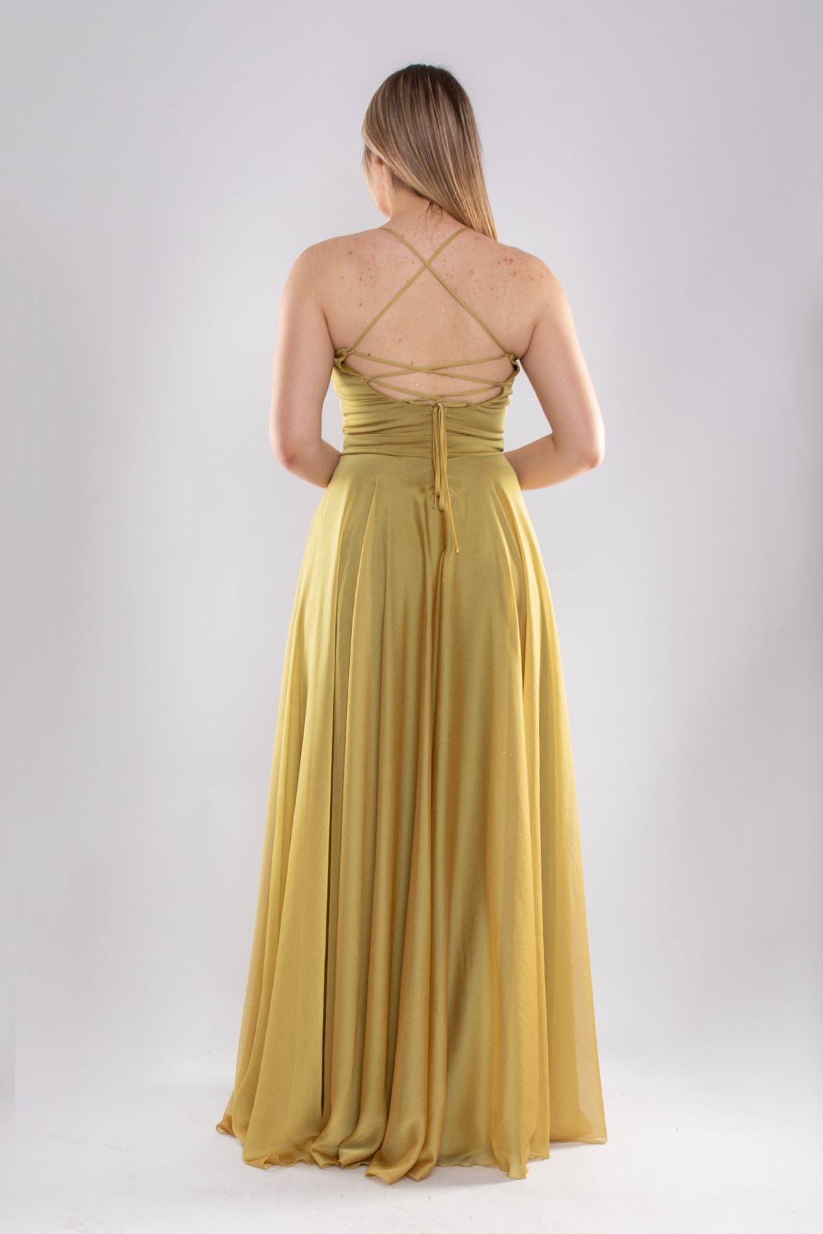 3086 Arkası İpli Yırtmaçlı Kristal Şfon Uzun Elbise