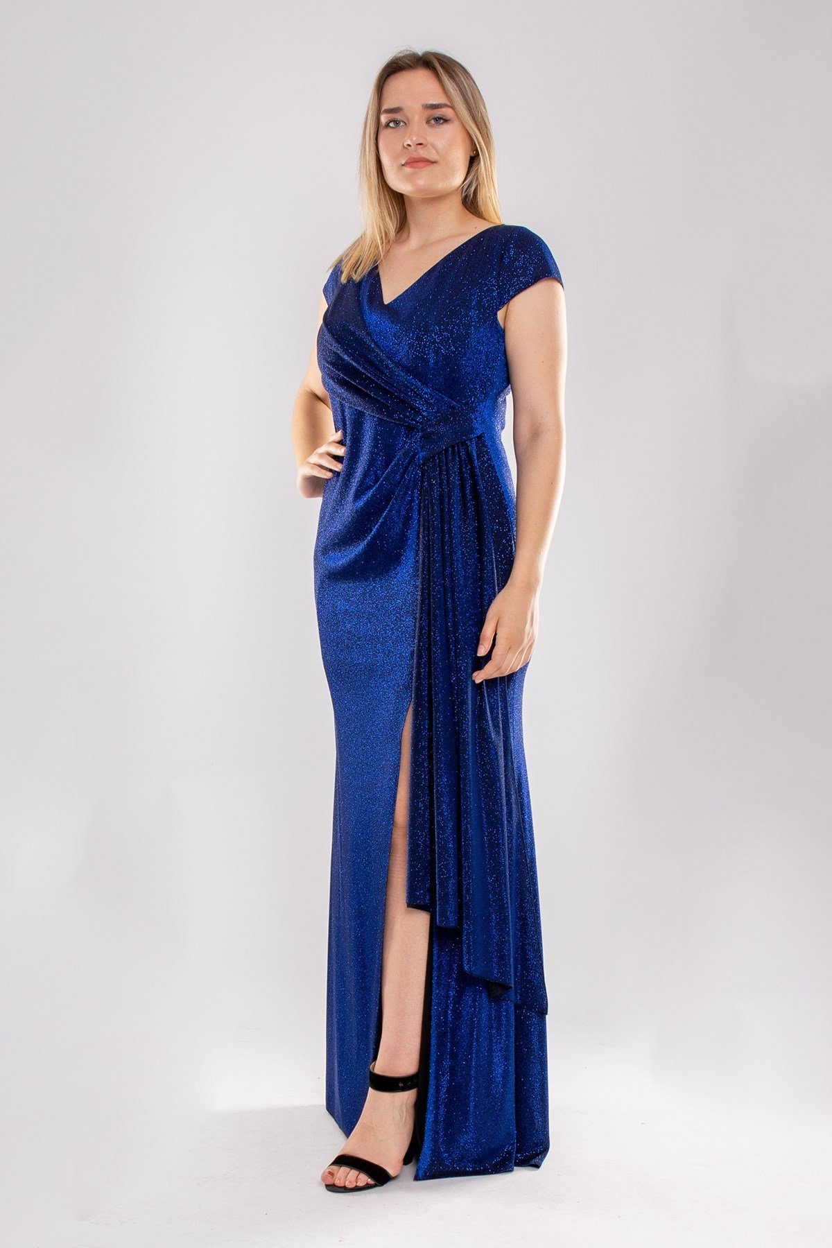 3104 Battal Beden Simli Önü Geçmeli Derin Vyaka Kısa Kol Uzun Elbise