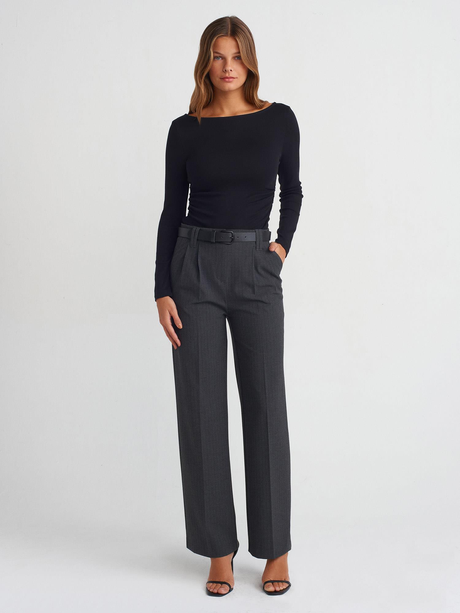 31401 Büzgülü Kayık Yaka Top Bluz