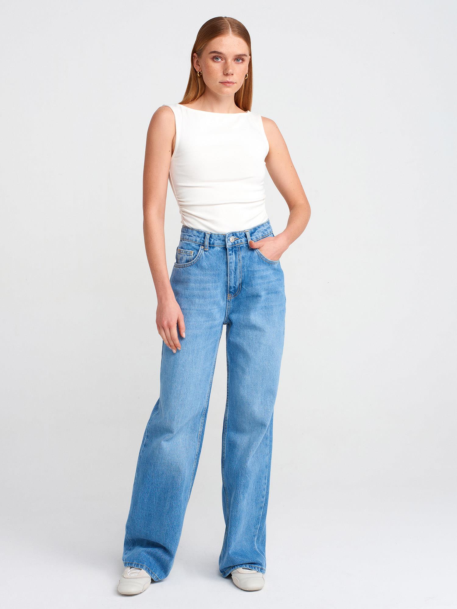 31589 Büzgülü Kayık Yaka Top Crop