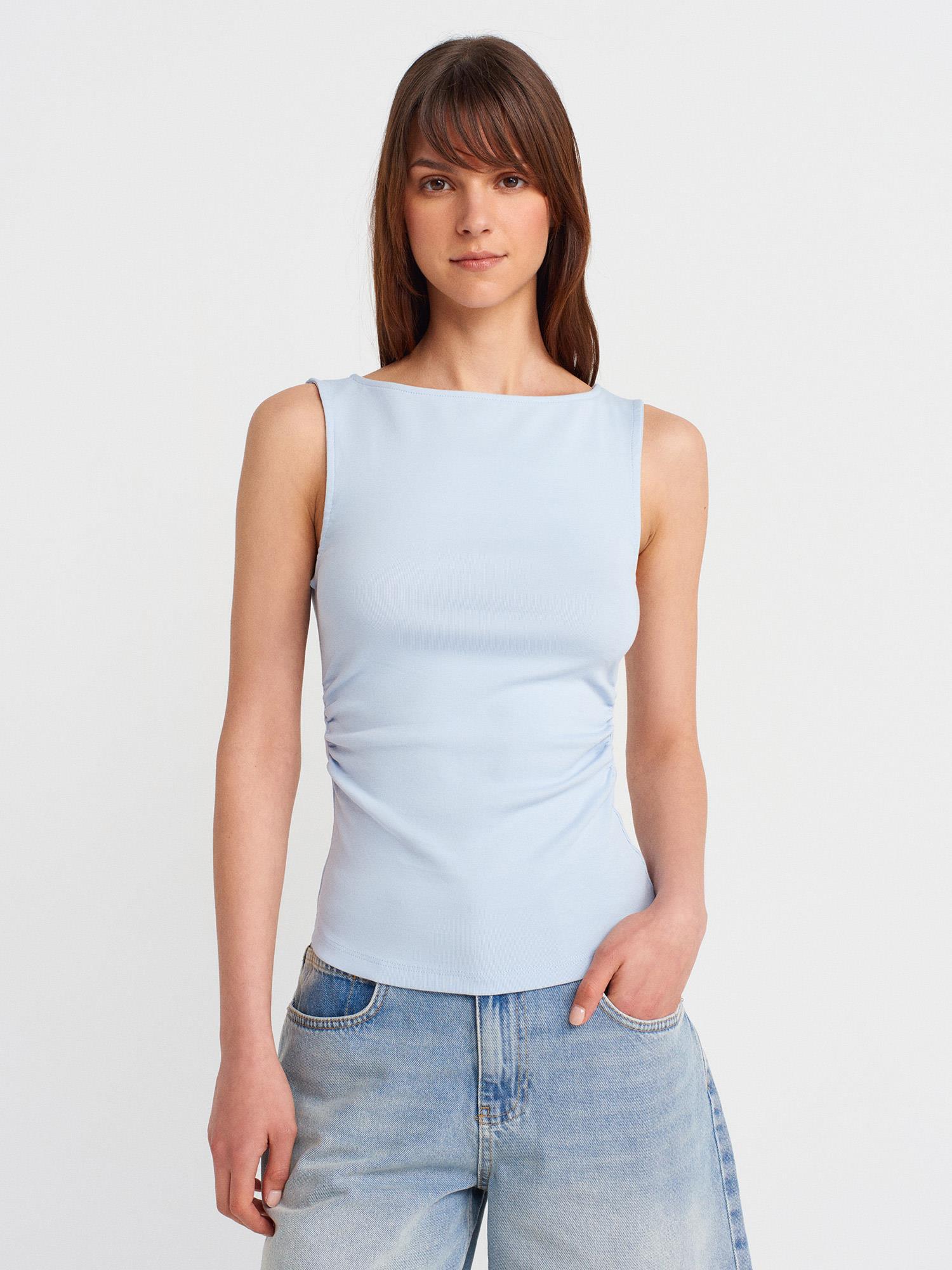 31589 Büzgülü Kayık Yaka Top Crop
