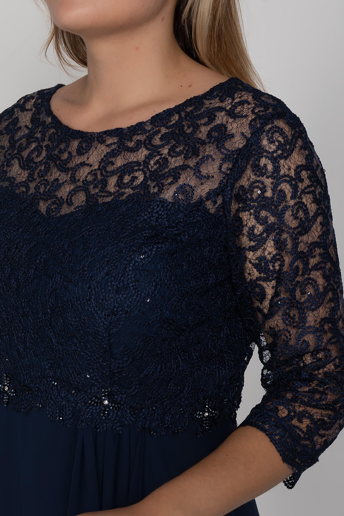 3175 Büyük Beden Truvakar Kol Yaprak Payet Taş ve Nakışlı Şifon Uzun Elbise