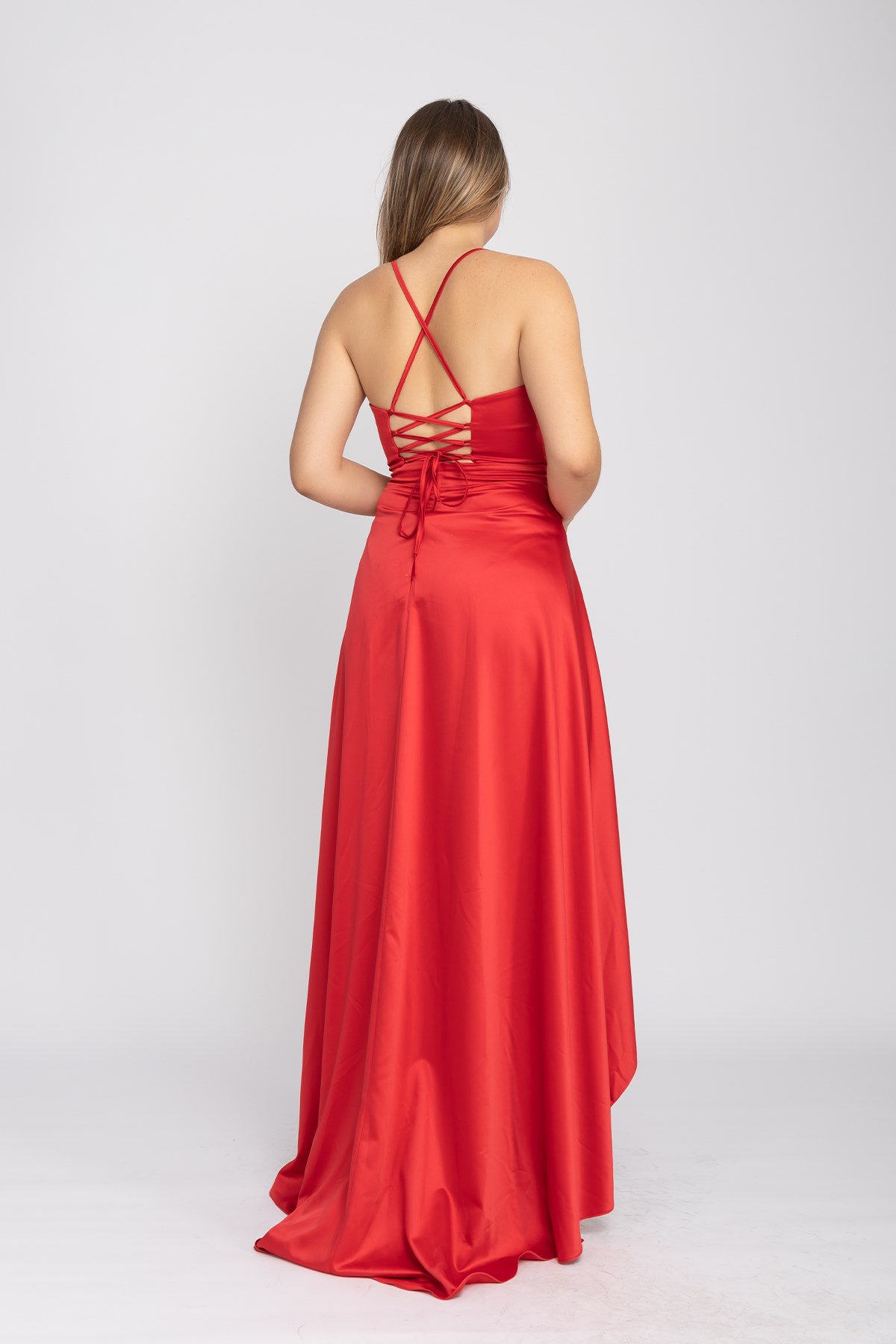 320 Önü Drapeli Asimetrik Kesim İp Askı İpek Saten Uzun Abiye