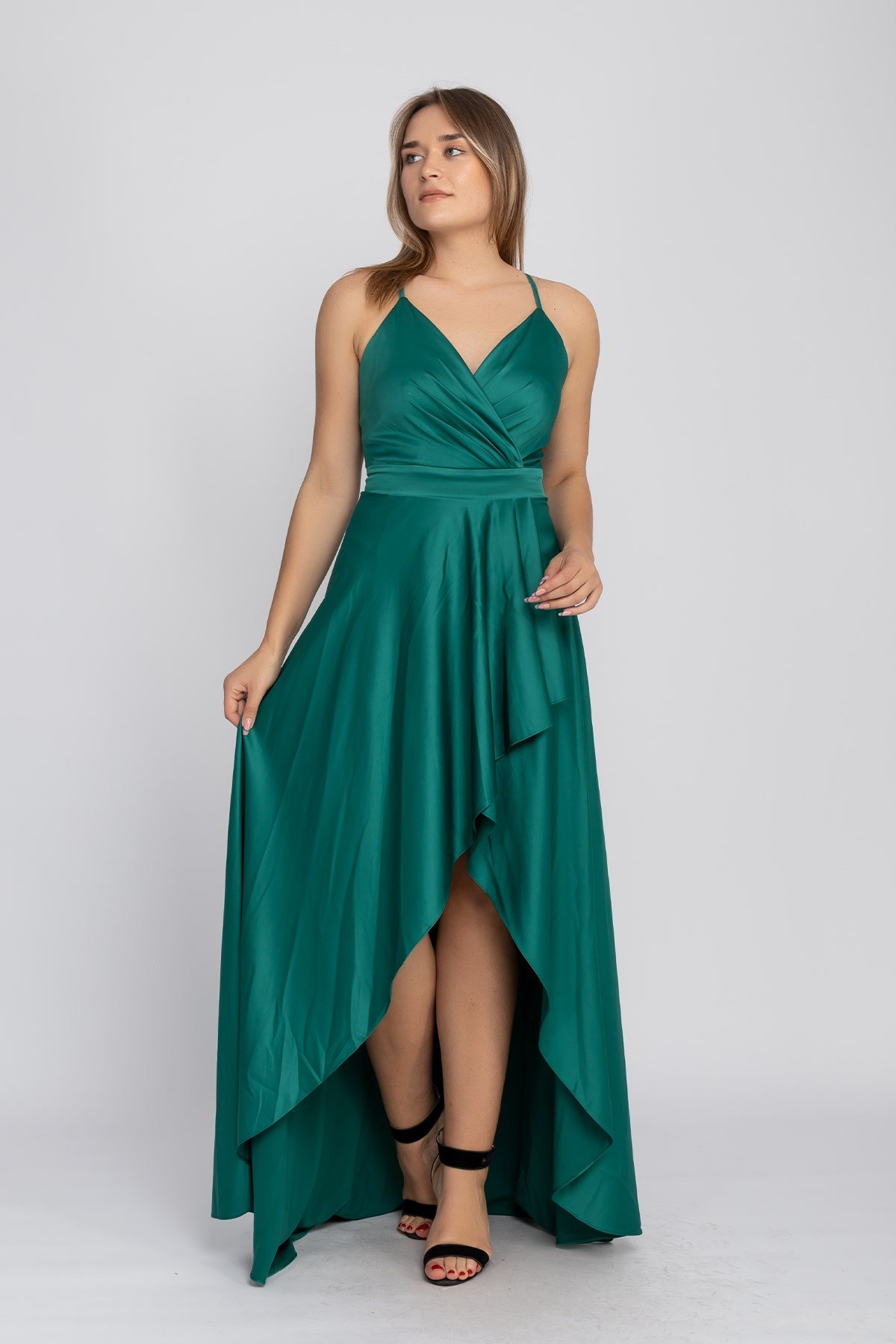 320 Önü Drapeli Asimetrik Kesim İp Askı İpek Saten Uzun Abiye