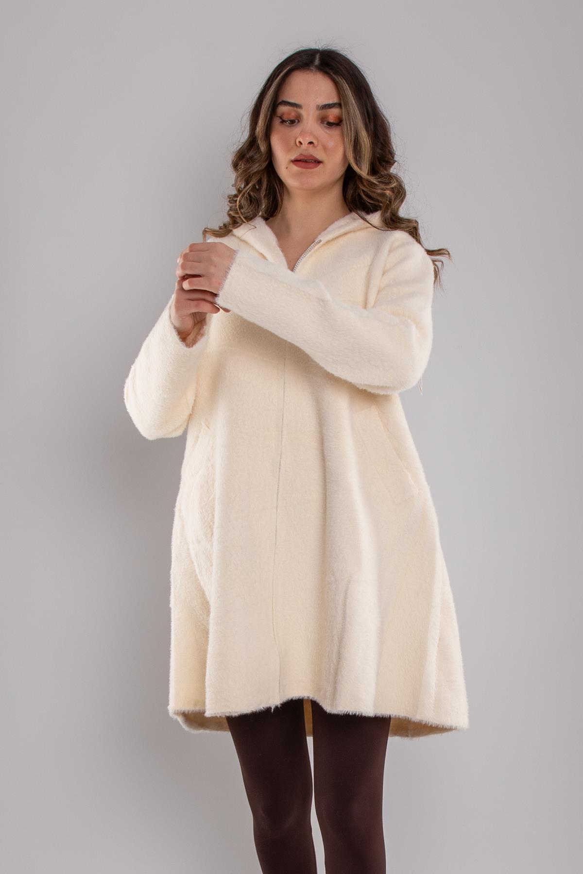 33035 Kapüşonlu Fermuarlı Angora Midiboy Kaban