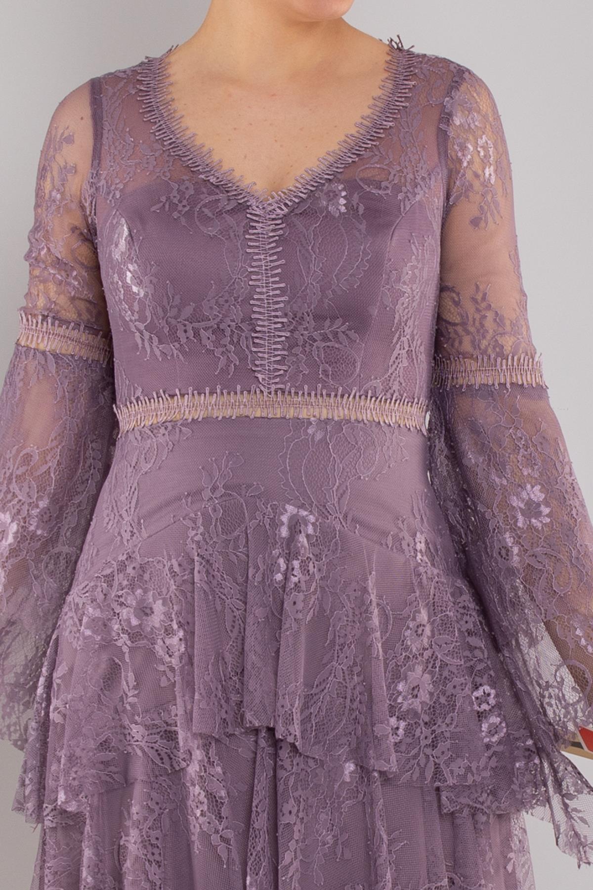 331 Kolları Valonlu Eteği Katlı Kısa Dantel Elbise