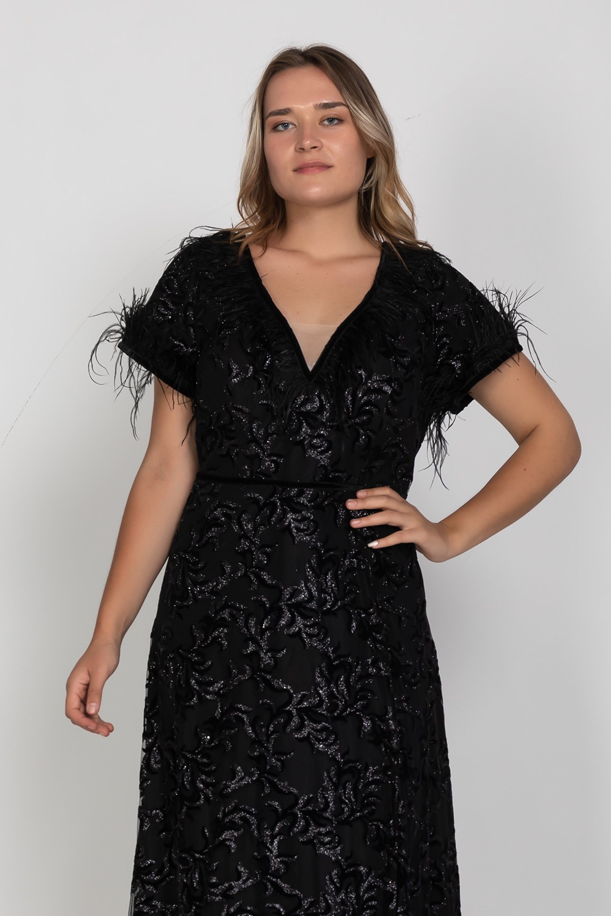 3438 Büyük Beden Ön Arka Vyaka Tüylü Flok Yaprak Baskılı Uzun Elbise