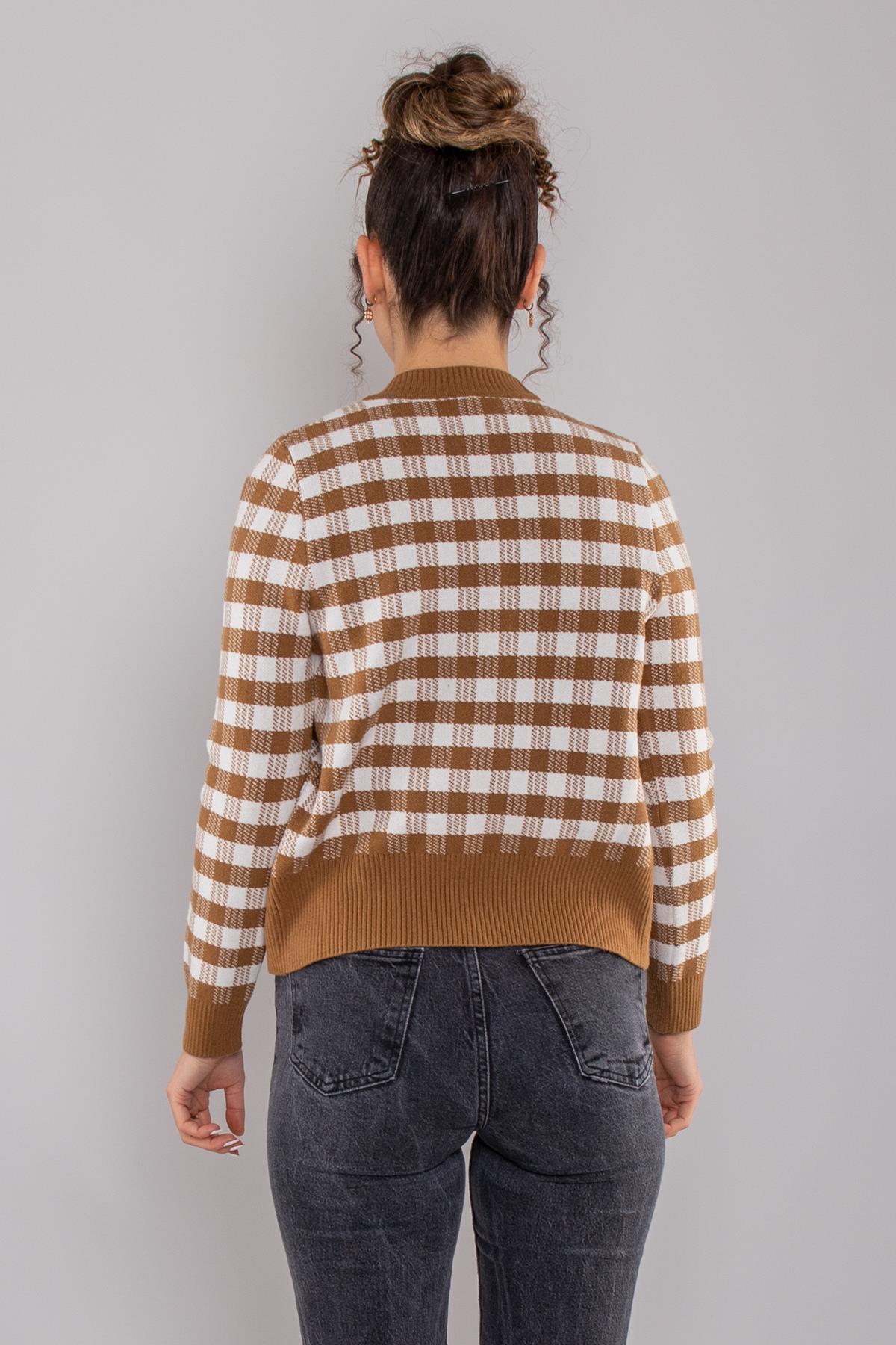 34447 Kare Desen Bluz Hırka Triko Takım