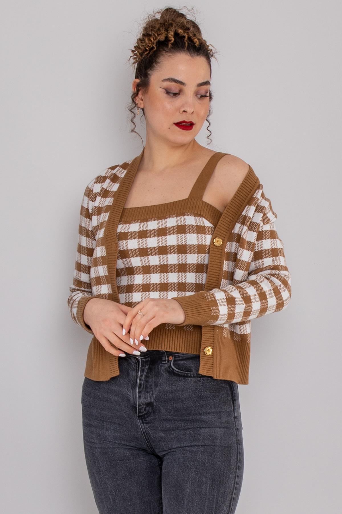 34447 Kare Desen Bluz Hırka Triko Takım