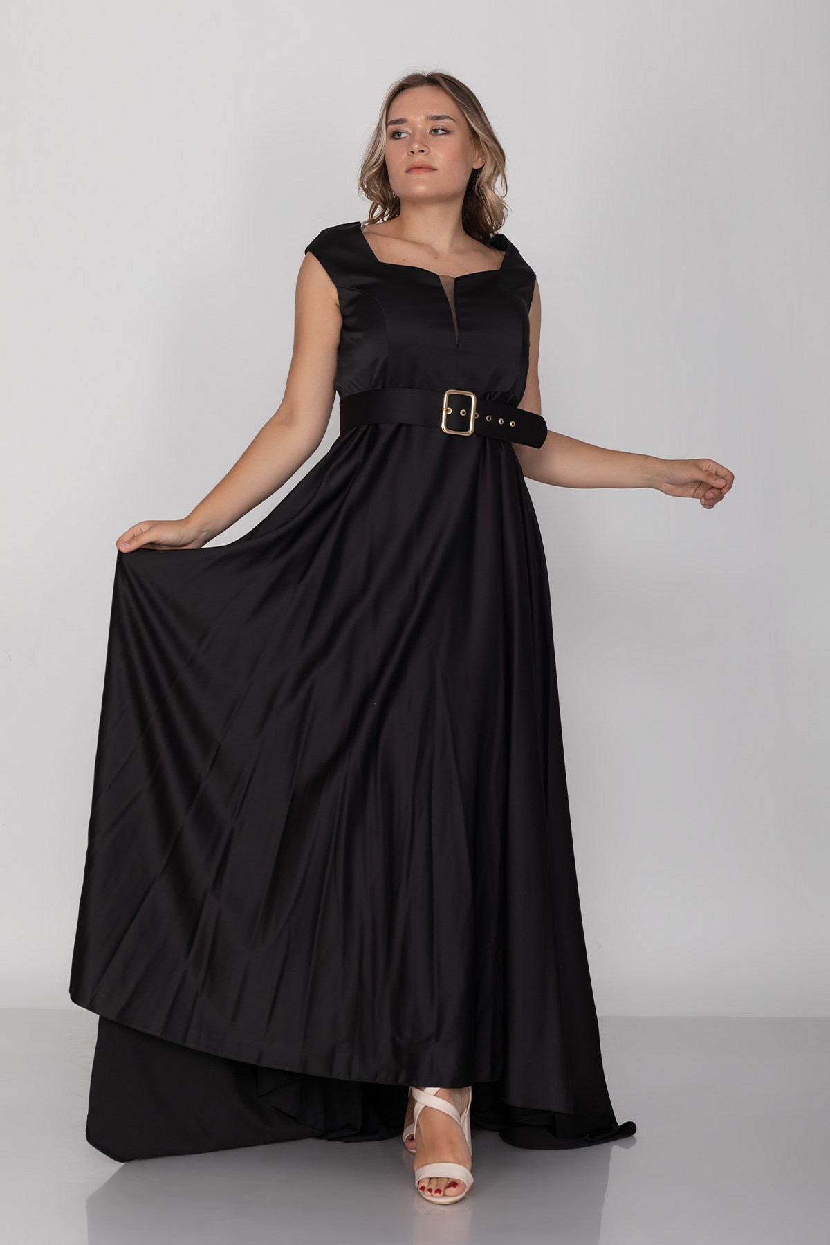 3502 Büyük Beden Sırtı İpli Beli Kemerli Saten Uzun Elbise