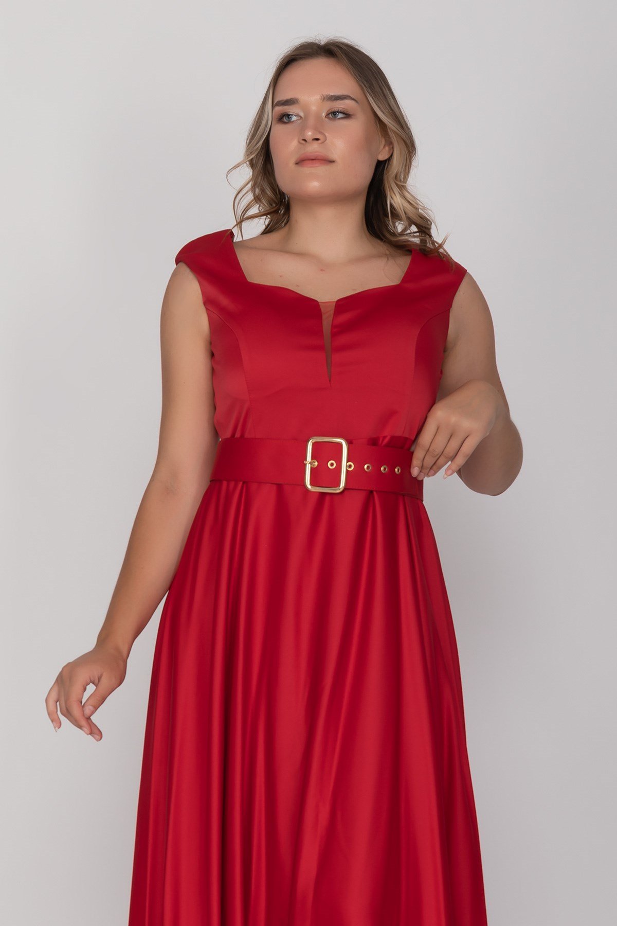 3502 Büyük Beden Sırtı İpli Beli Kemerli Saten Uzun Elbise