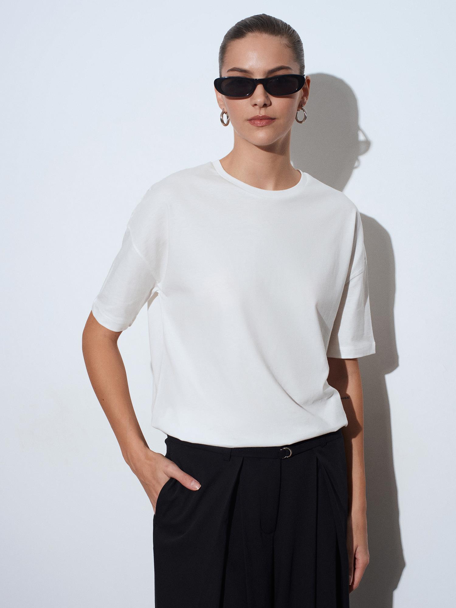 3683 Bisiklet Yaka Basic Pamuk Kadın Tshirt