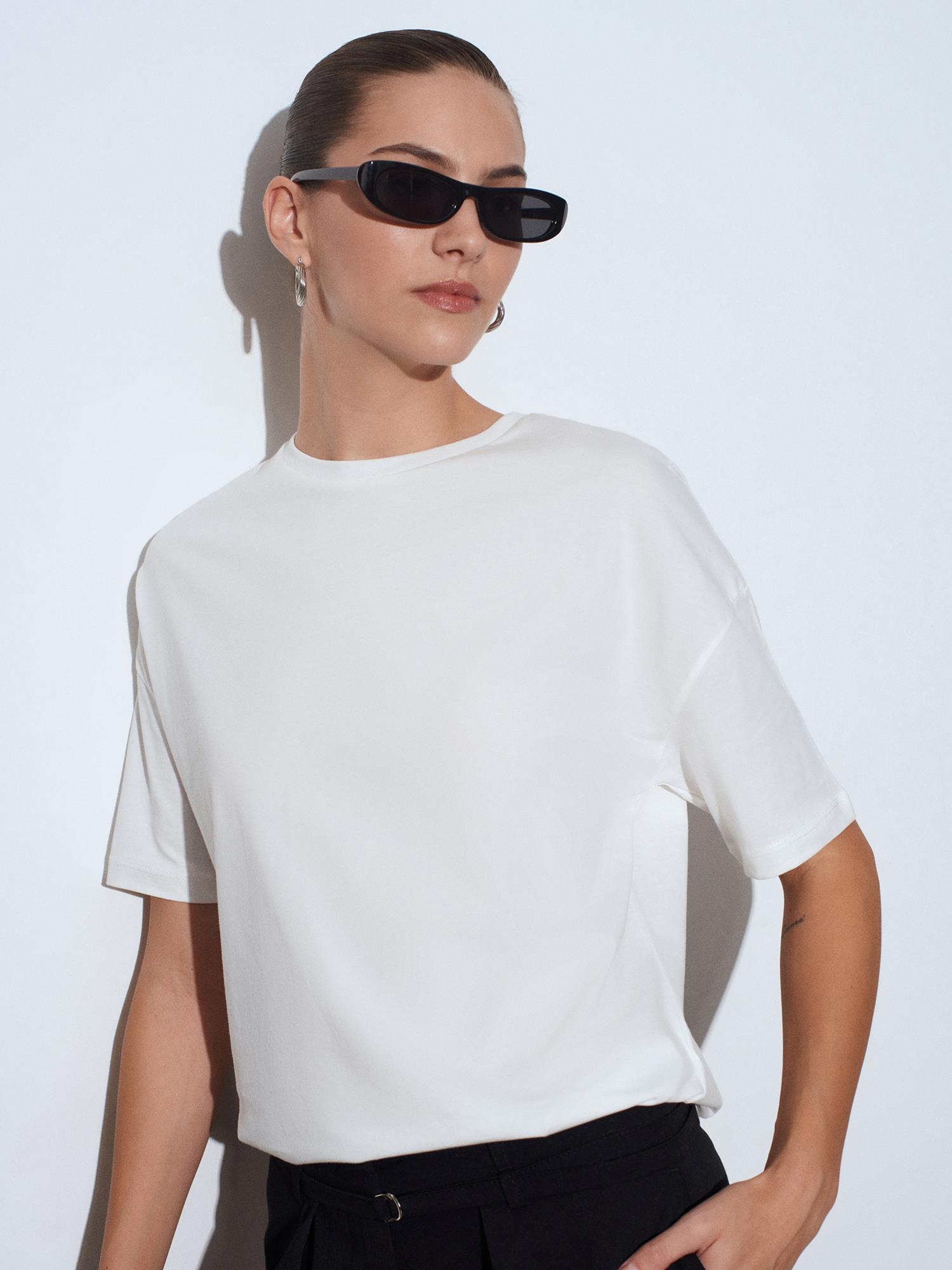 3683 Bisiklet Yaka Basic Pamuk Kadın Tshirt