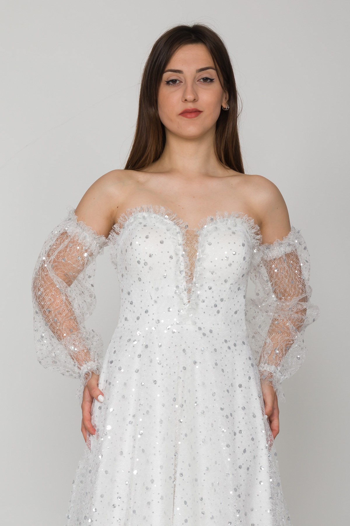 372 KB Öpücük Yaka Serpme Payet ve Simli Prenses Tül Uzun Elbise