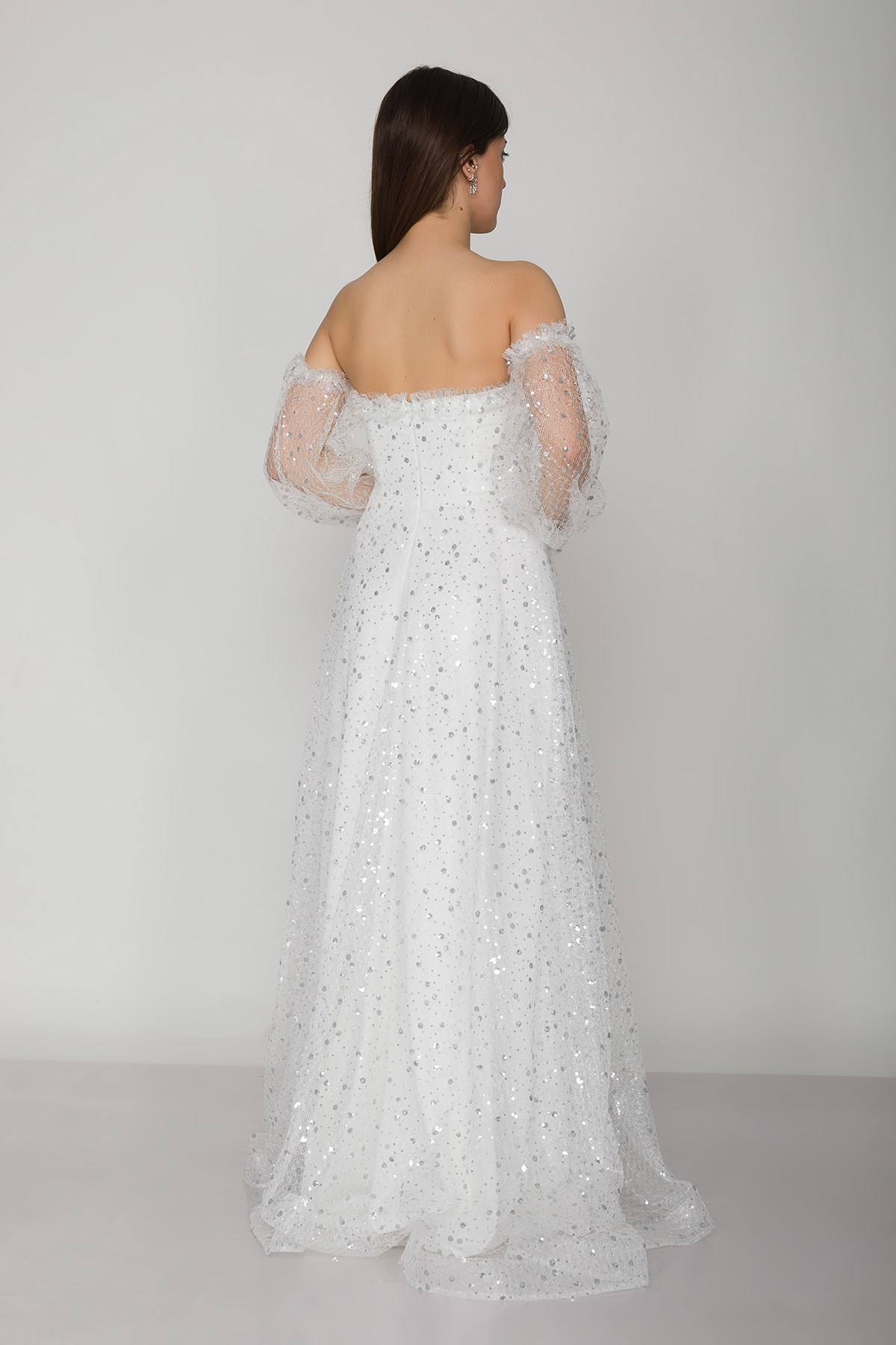 372 KB Öpücük Yaka Serpme Payet ve Simli Prenses Tül Uzun Elbise