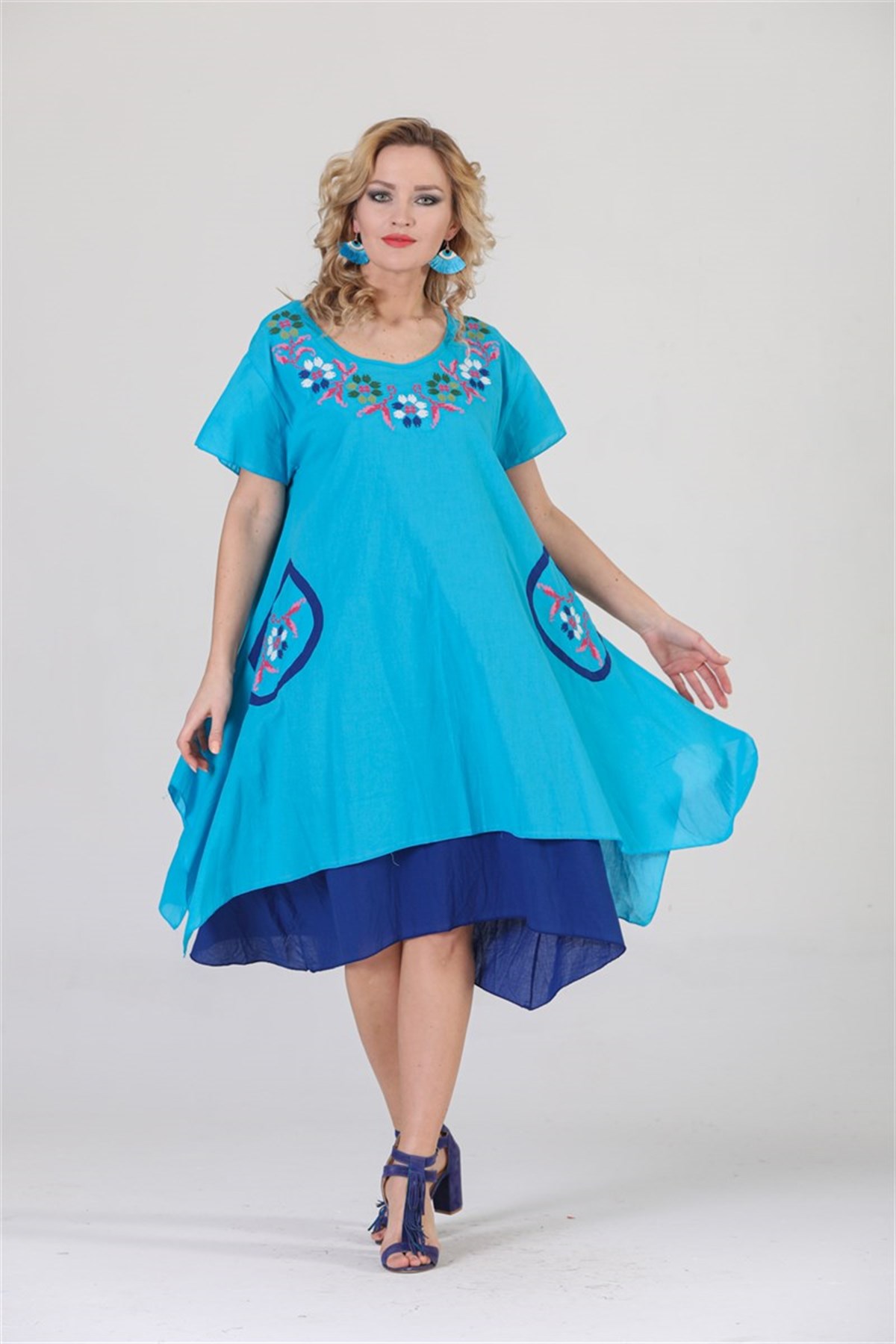 3815 BB Kanaviçe İşli Eteği KatKat Kısa Kol Pamuk Otantik Elbise