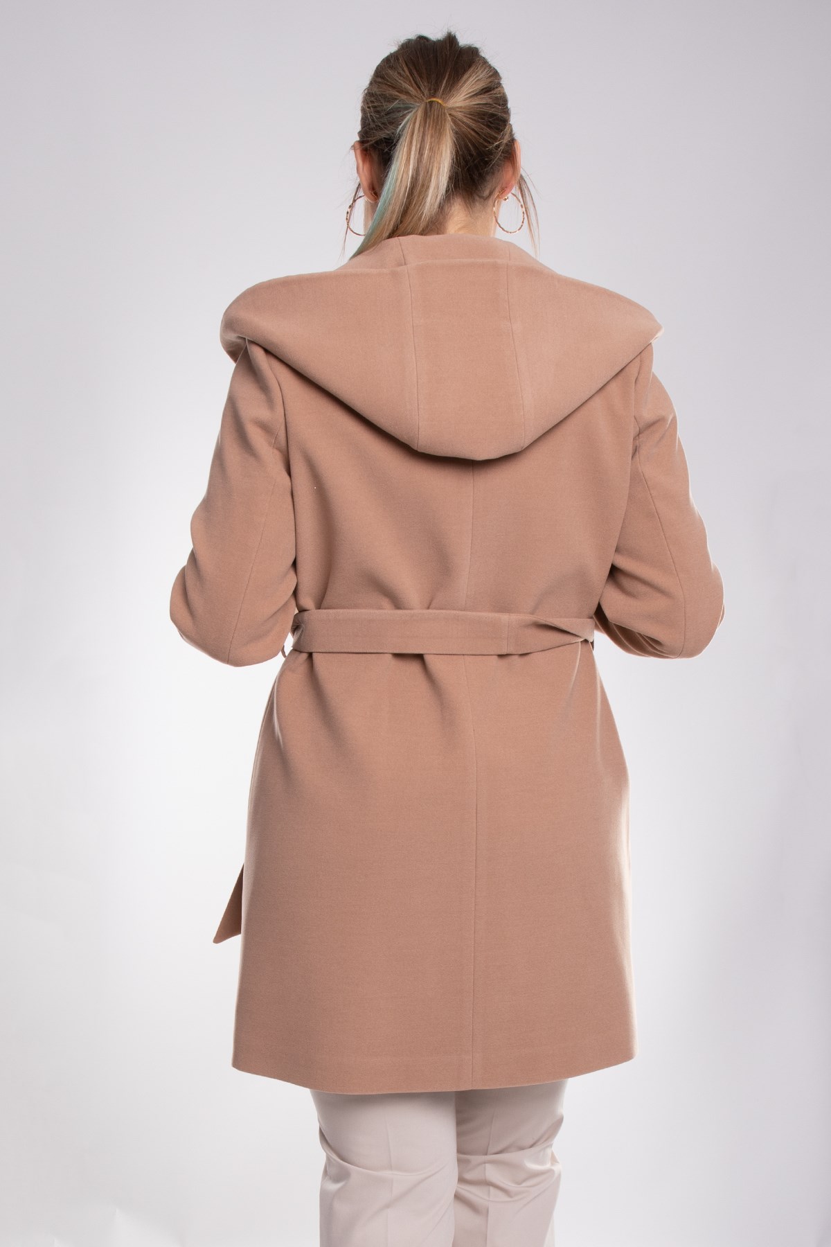 3844 P.M. Şalyaka Kapüşonlu Kuşaklı Midiboy Kadın Kaşe Kaban