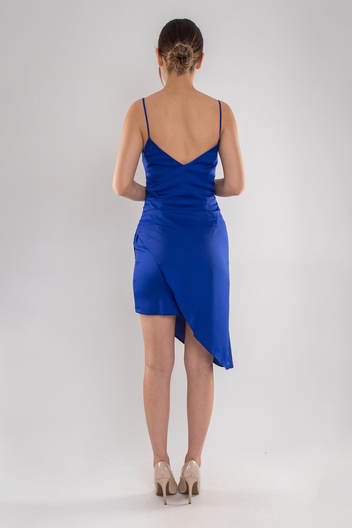 4027 İp Askı Yanı Drapeli Kısa Elbise