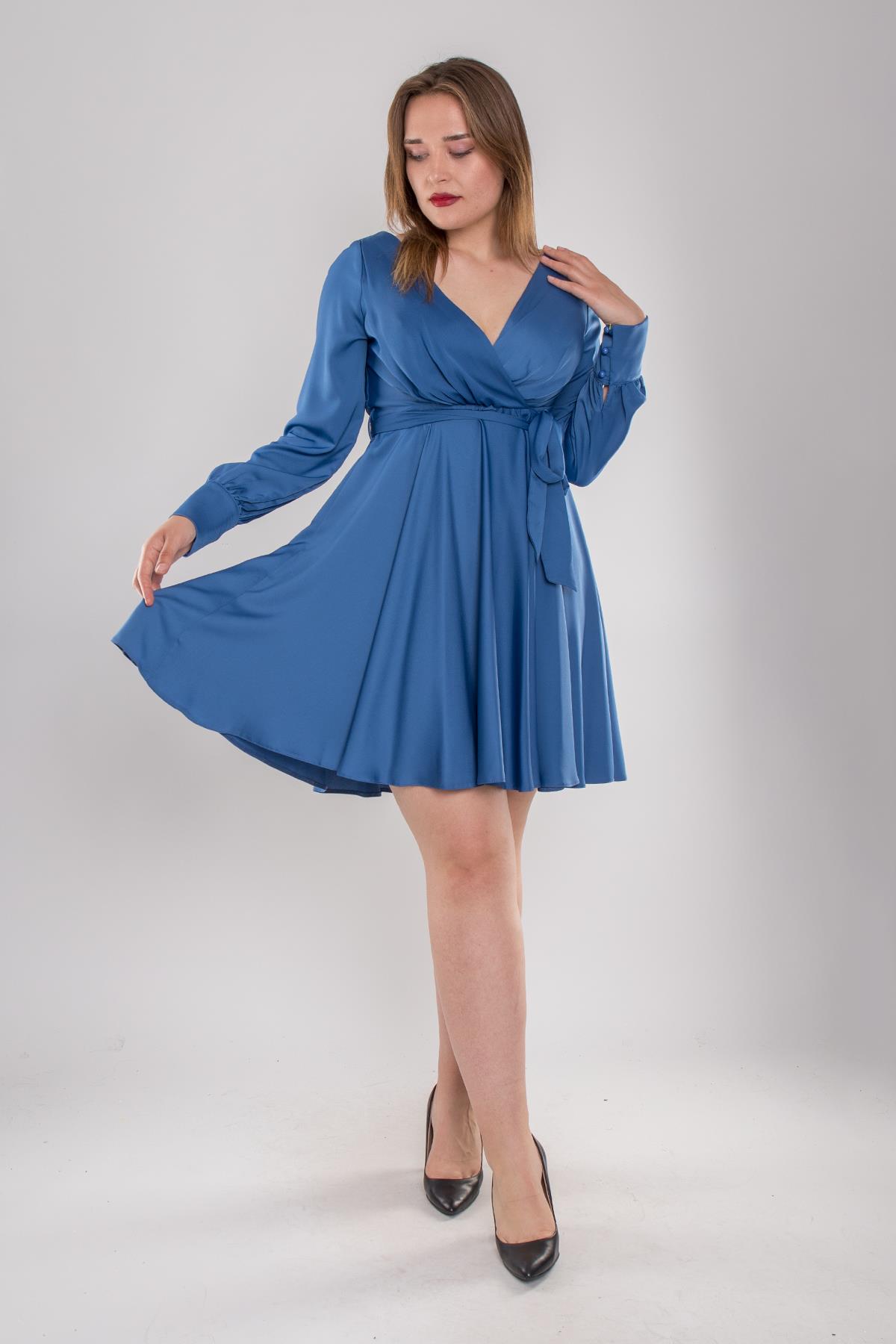 4032 Büyük Beden Derin V Yaka Uzun Kol Saten Kısa Elbise