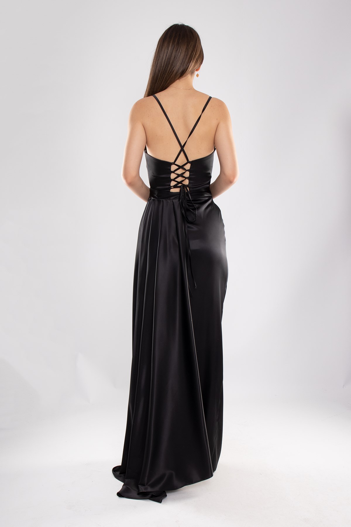 409 İp Askılı Kruvaze Yaka Şal Detay Uzun Saten Elbise